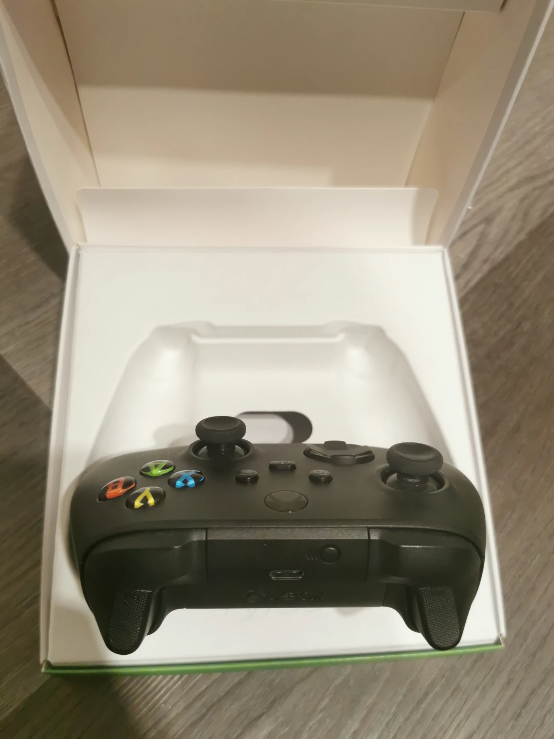 New Xbox Wireless Controller - photo 4