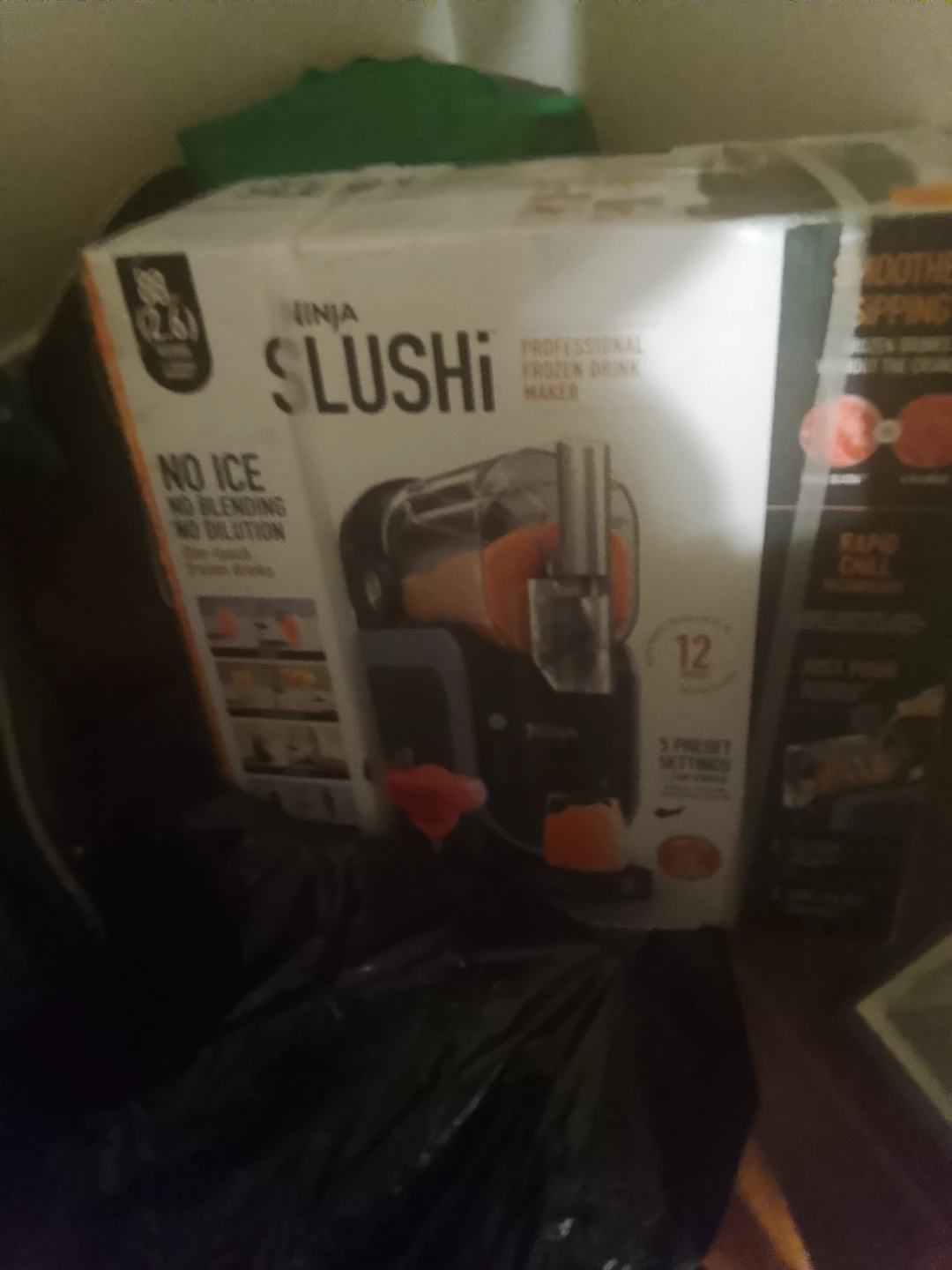 Ninja Slushi Professional Frozen Drink Maker