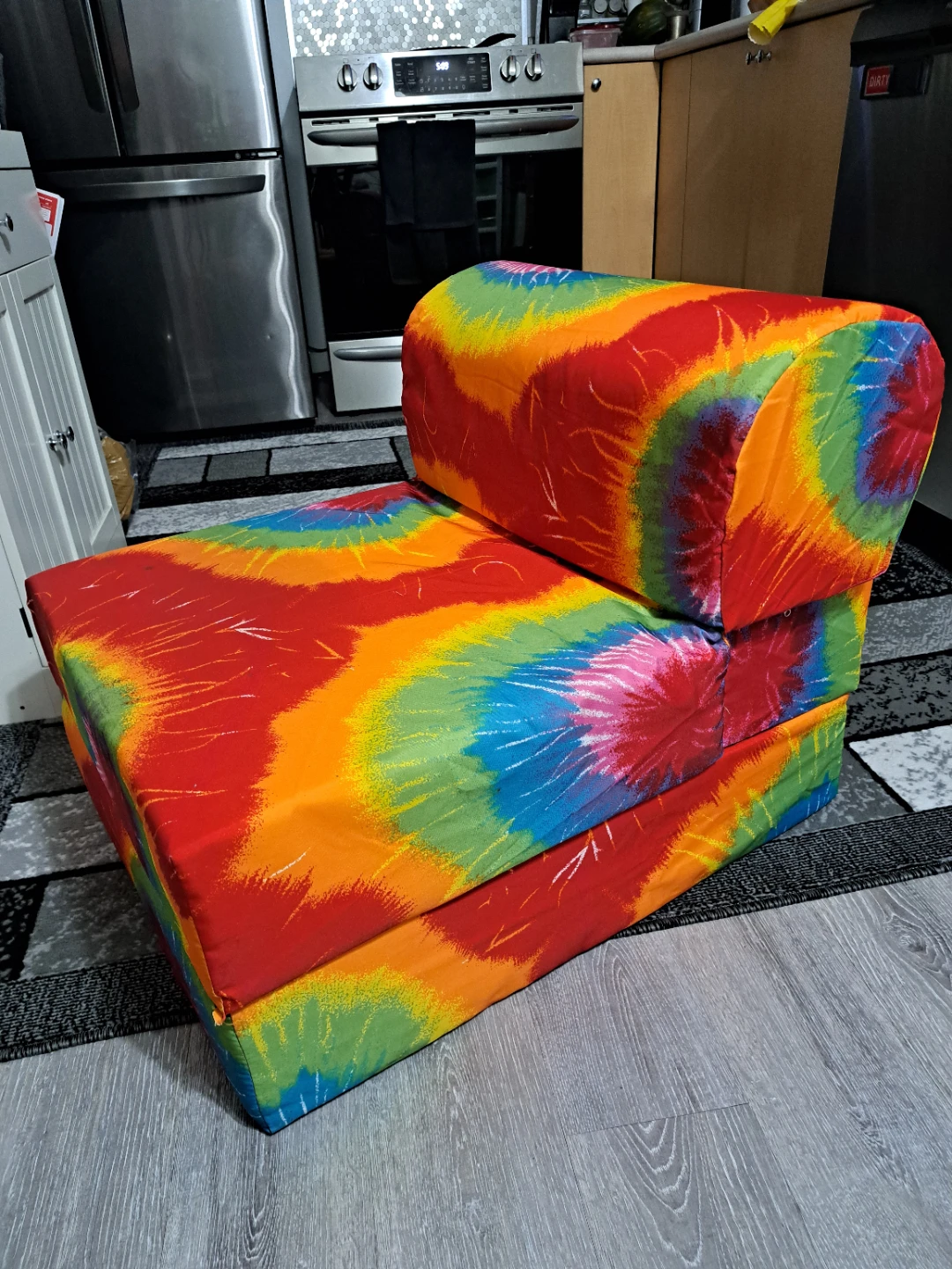ComfyKids 2-in-1 Flip Chair - Rainbow Tie Dye