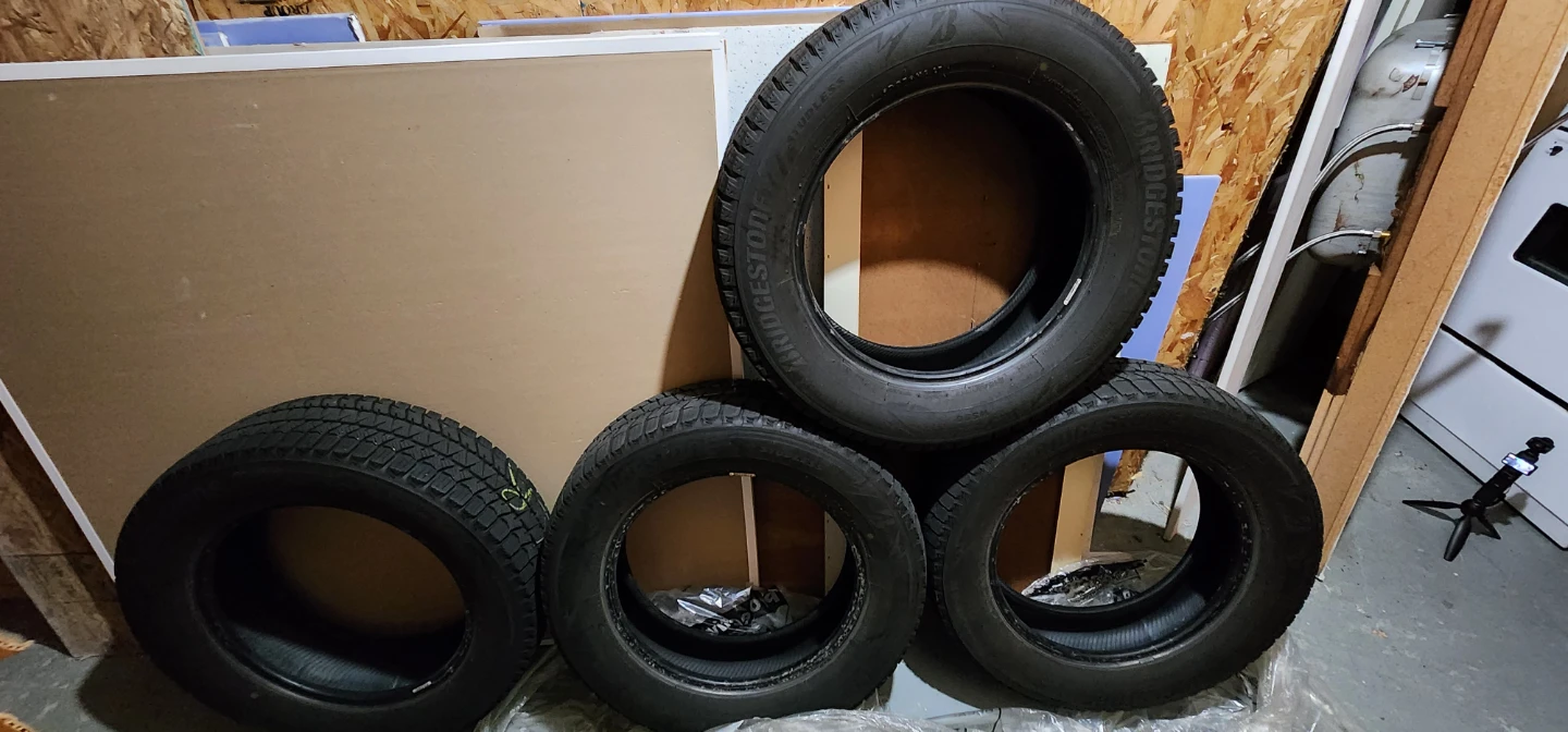 Bridgestone Blizzak WS90 215/65R17 Winter Tires