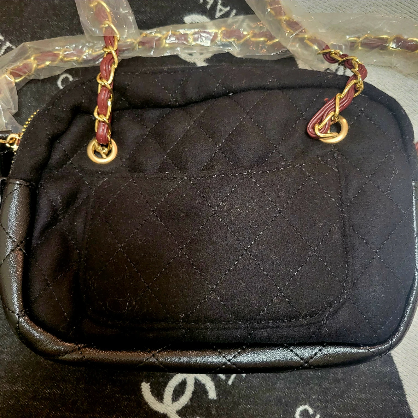 Chanel Black Shoulder Bag - photo 4