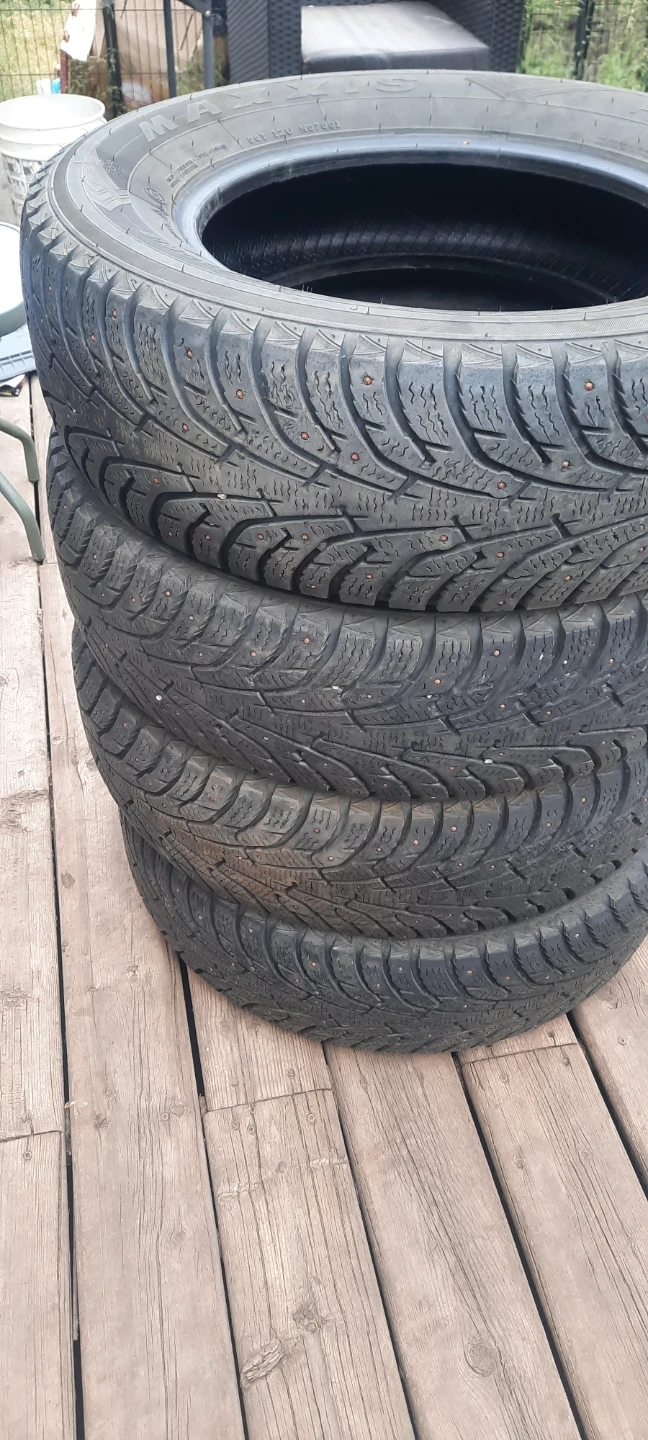 Set of 4 Tires - 215/70R16 - photo 2