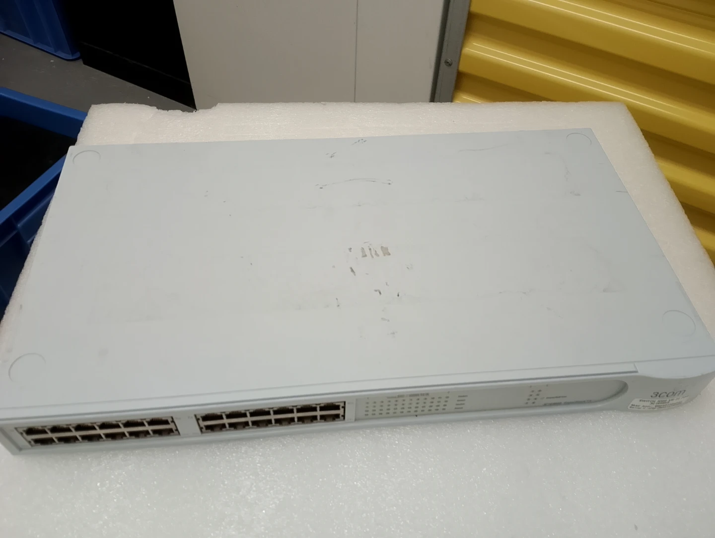 3Com Switch 3300 XM 24 Port Good Condition - photo 2