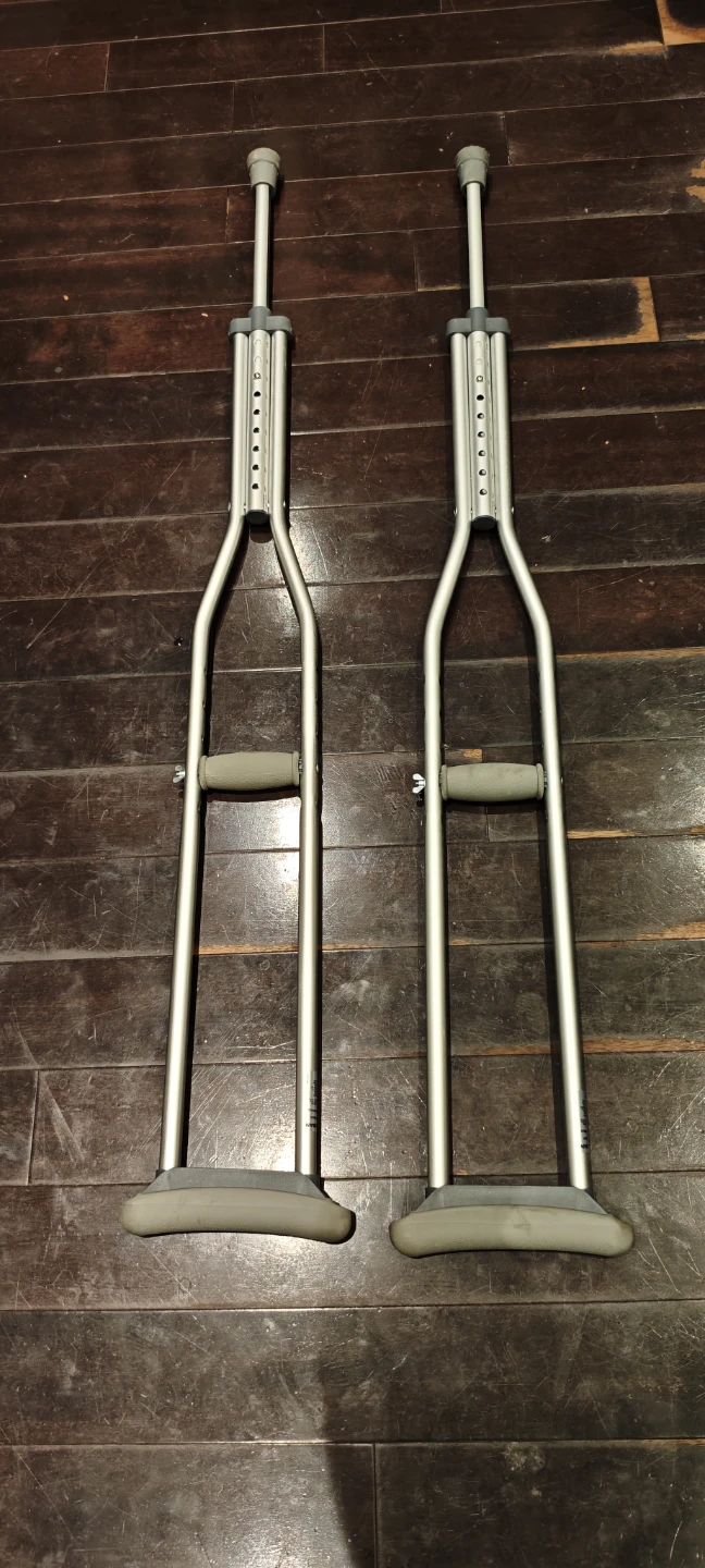 Guardian Adjustable Adult Crutches