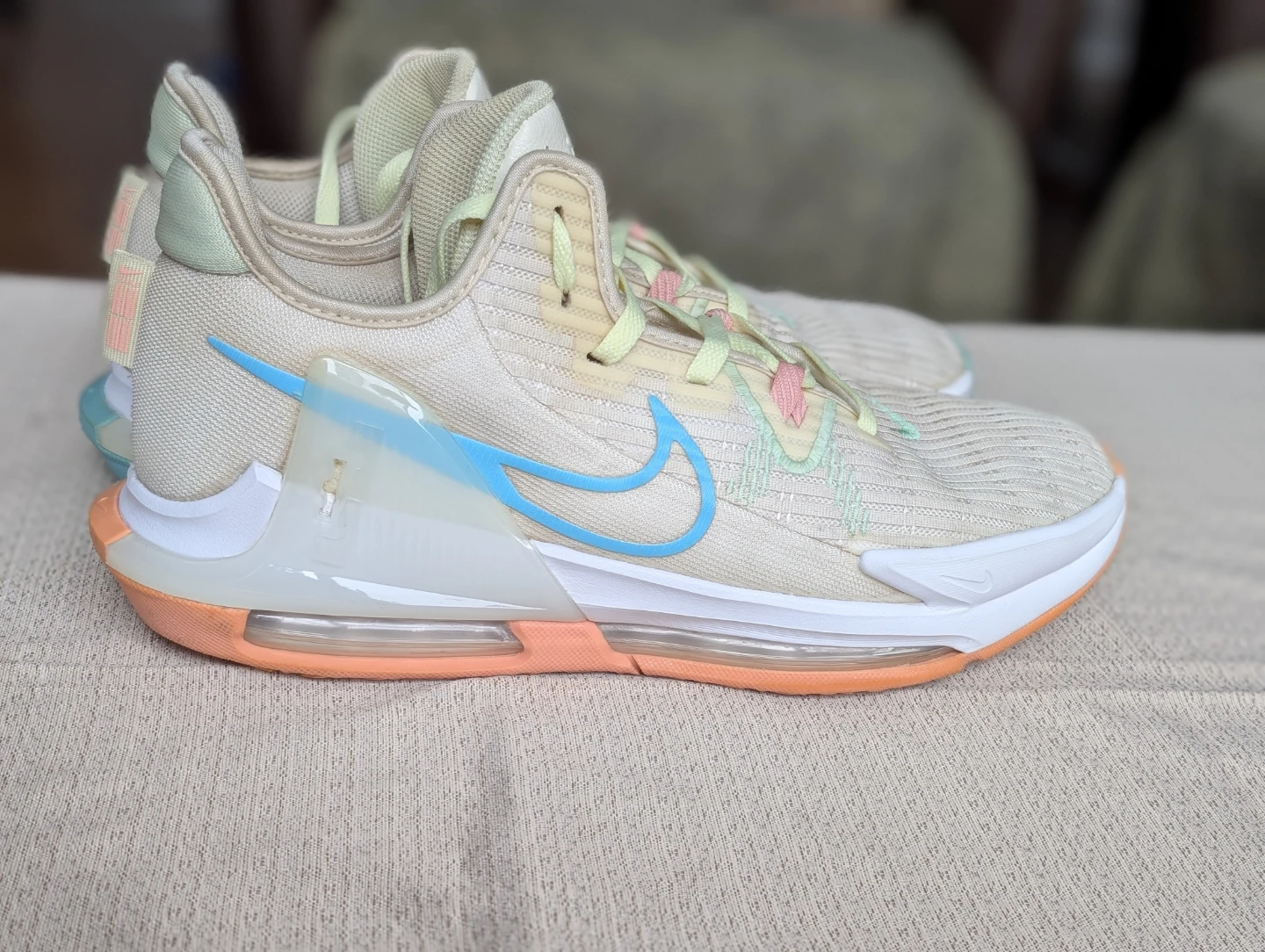 Nike LeBron Witness 7 Easter Edition shoes - photo 3