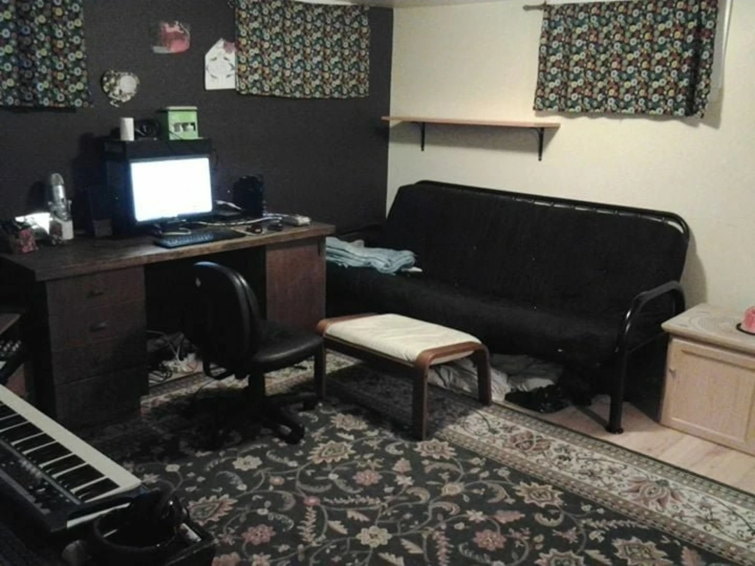 Basement Suite Rental, 1-bdrm. Professionals/Students prefered. - photo 3