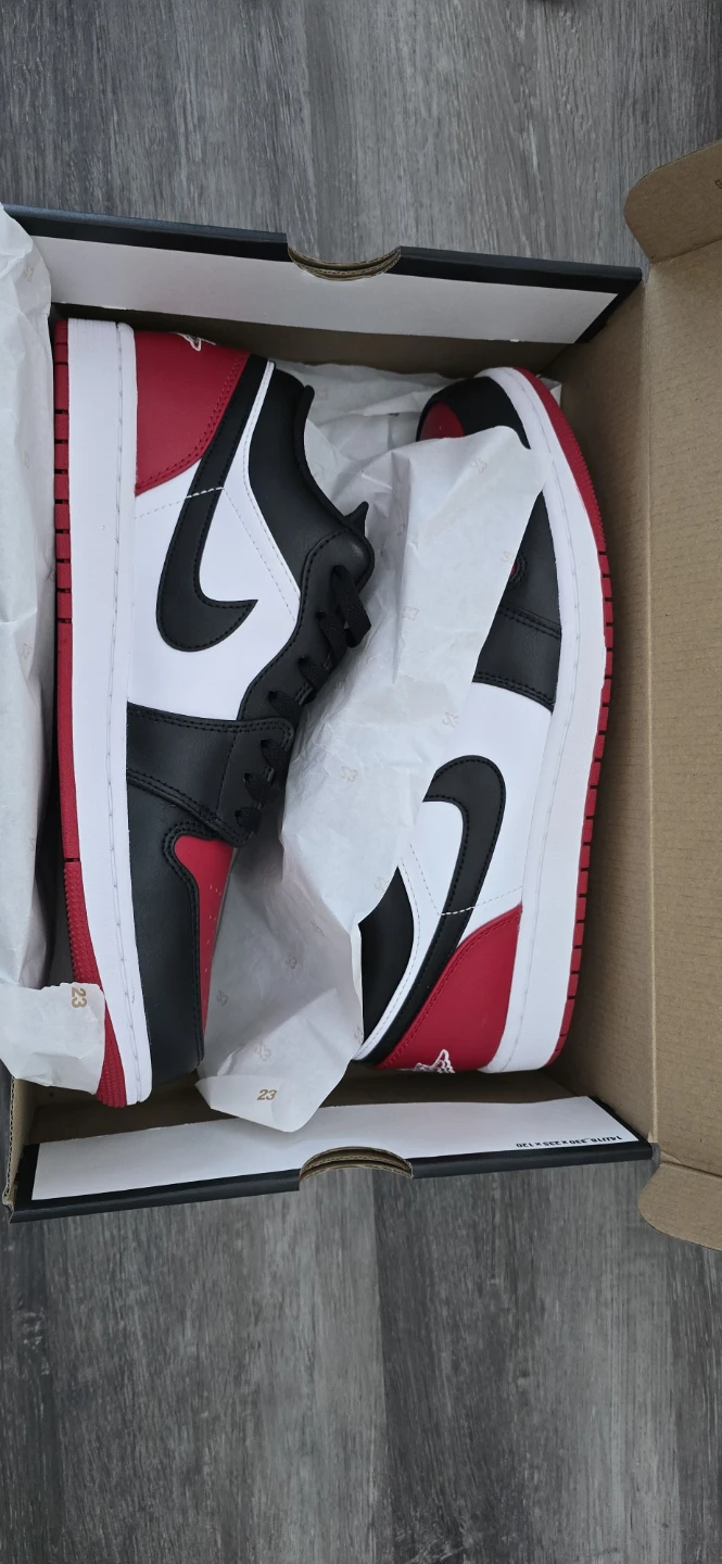 Air Jordan 1 Low SE Shoes size 11 - photo 2
