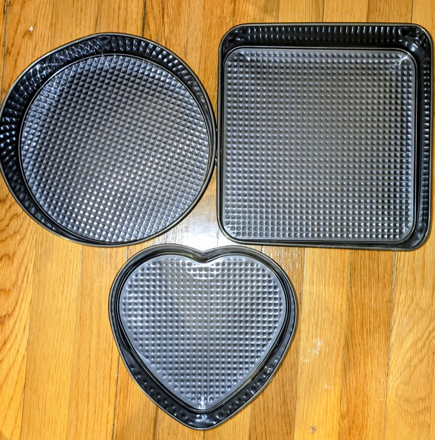 Heart, Round, and Square Cake Pans Set - photo 3