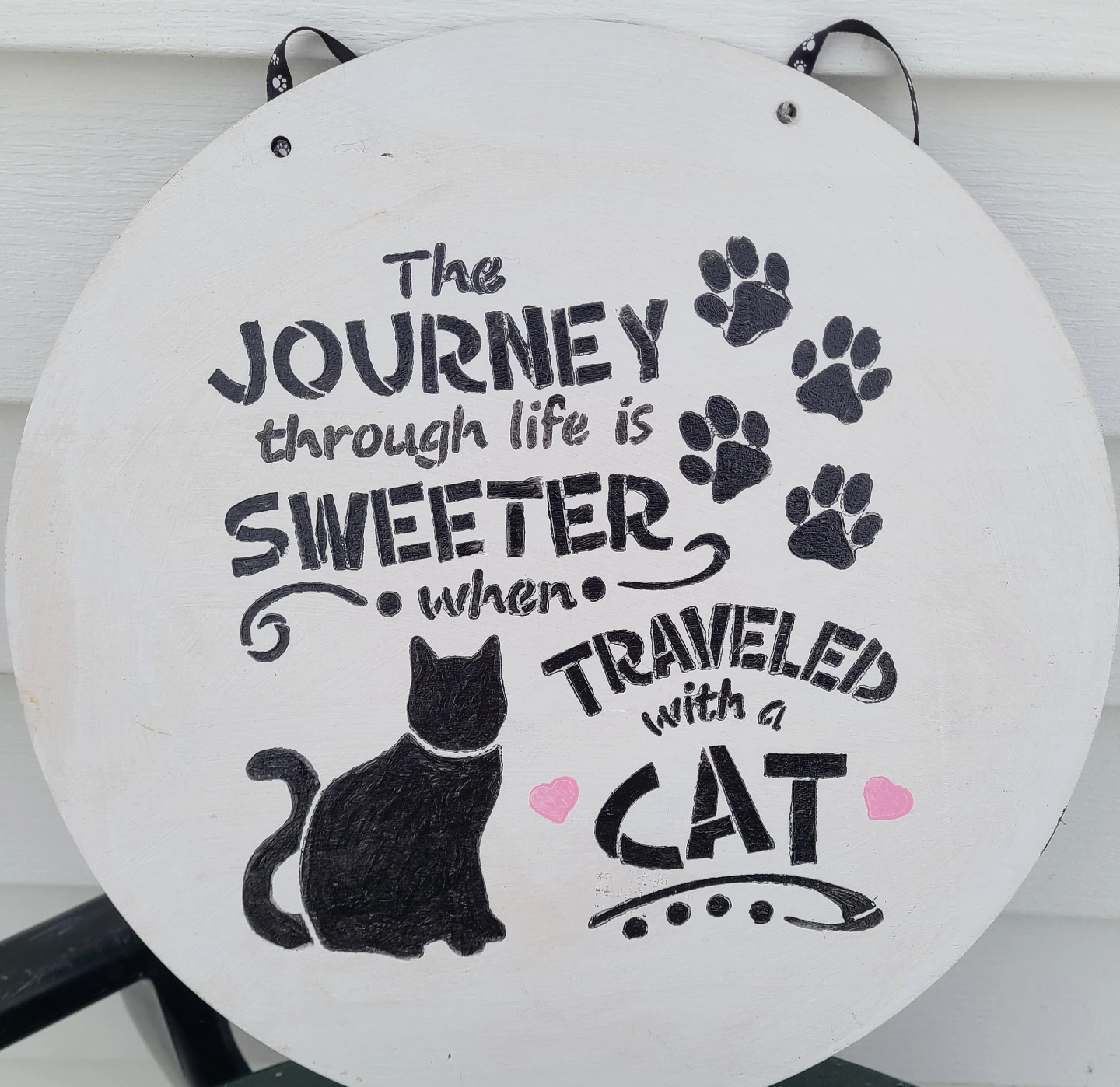 Cat Lover's Round Sign