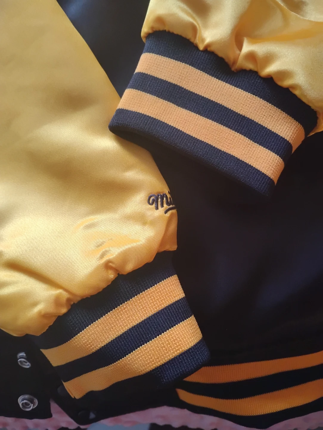 Vancouver Canucks Mitchell & Ness Satin Jacket