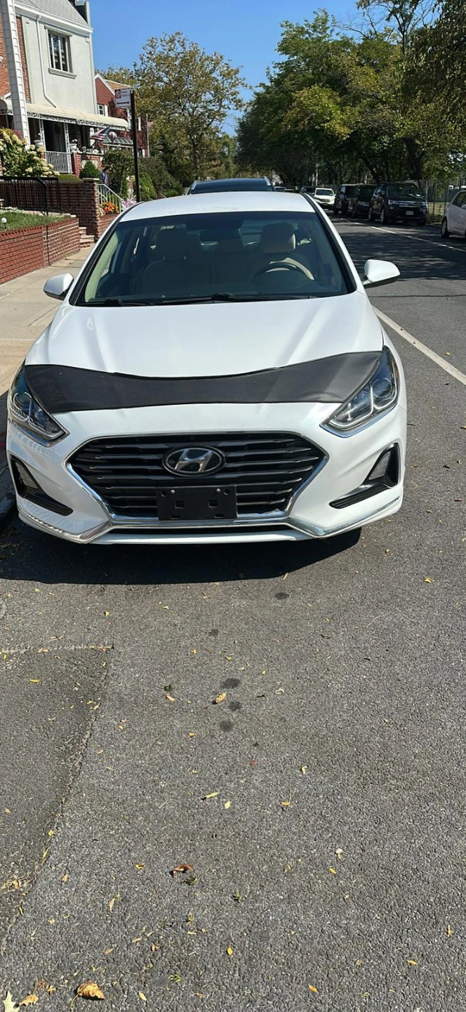 2018 White Hyundai Sonata Sedan