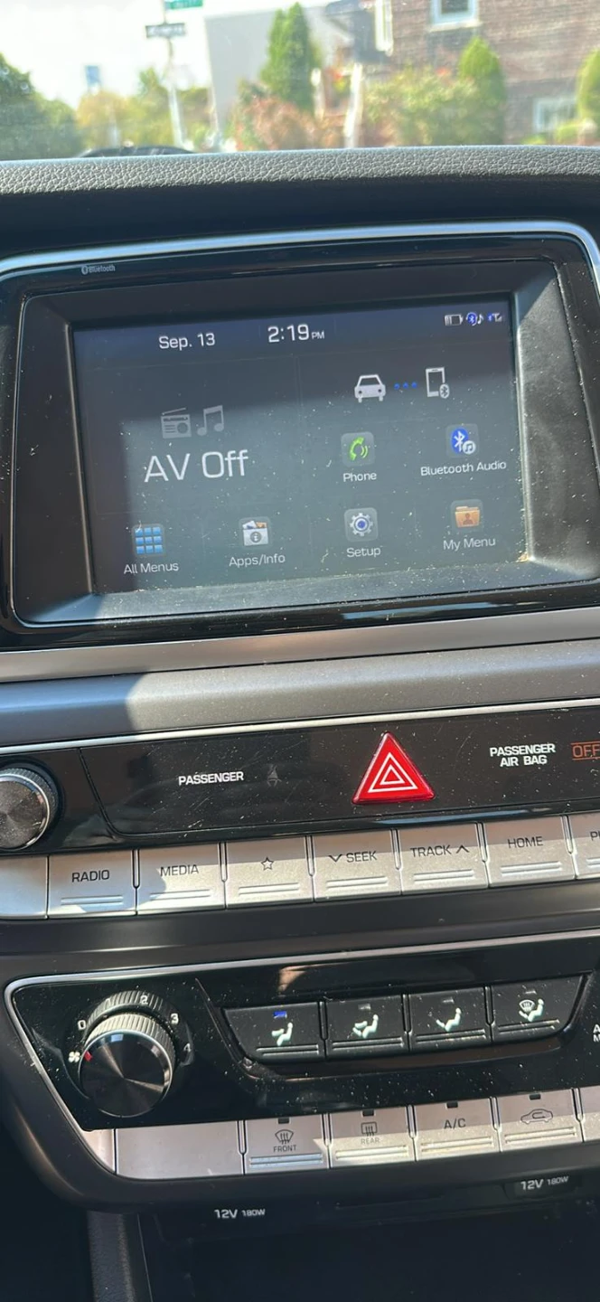 2018 White Hyundai Sonata Sedan - photo 4