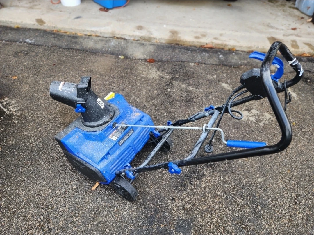 Snow Joe Electric Snow Thrower
