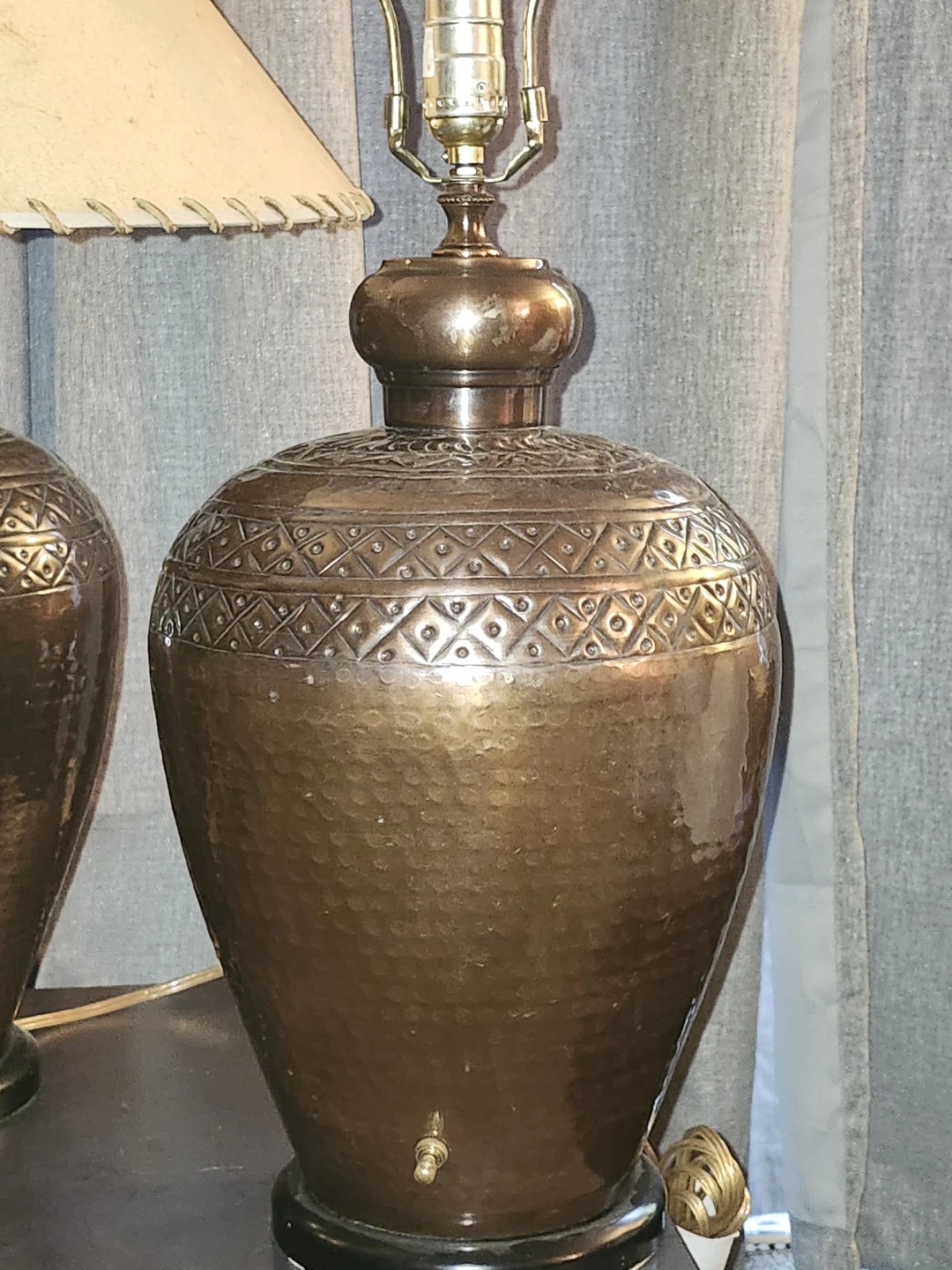 Pair of vintage Hammered copper Lamps - photo 4