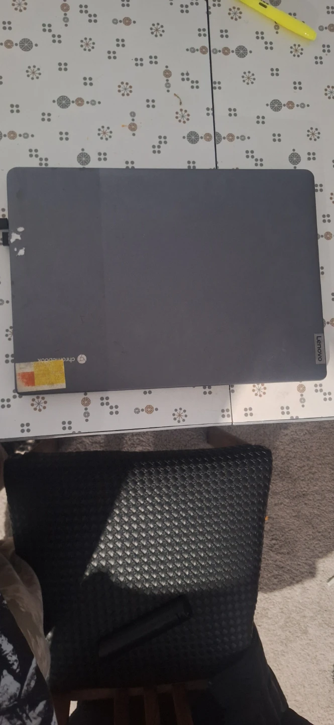Lenovo Chromebook Laptop - photo 2