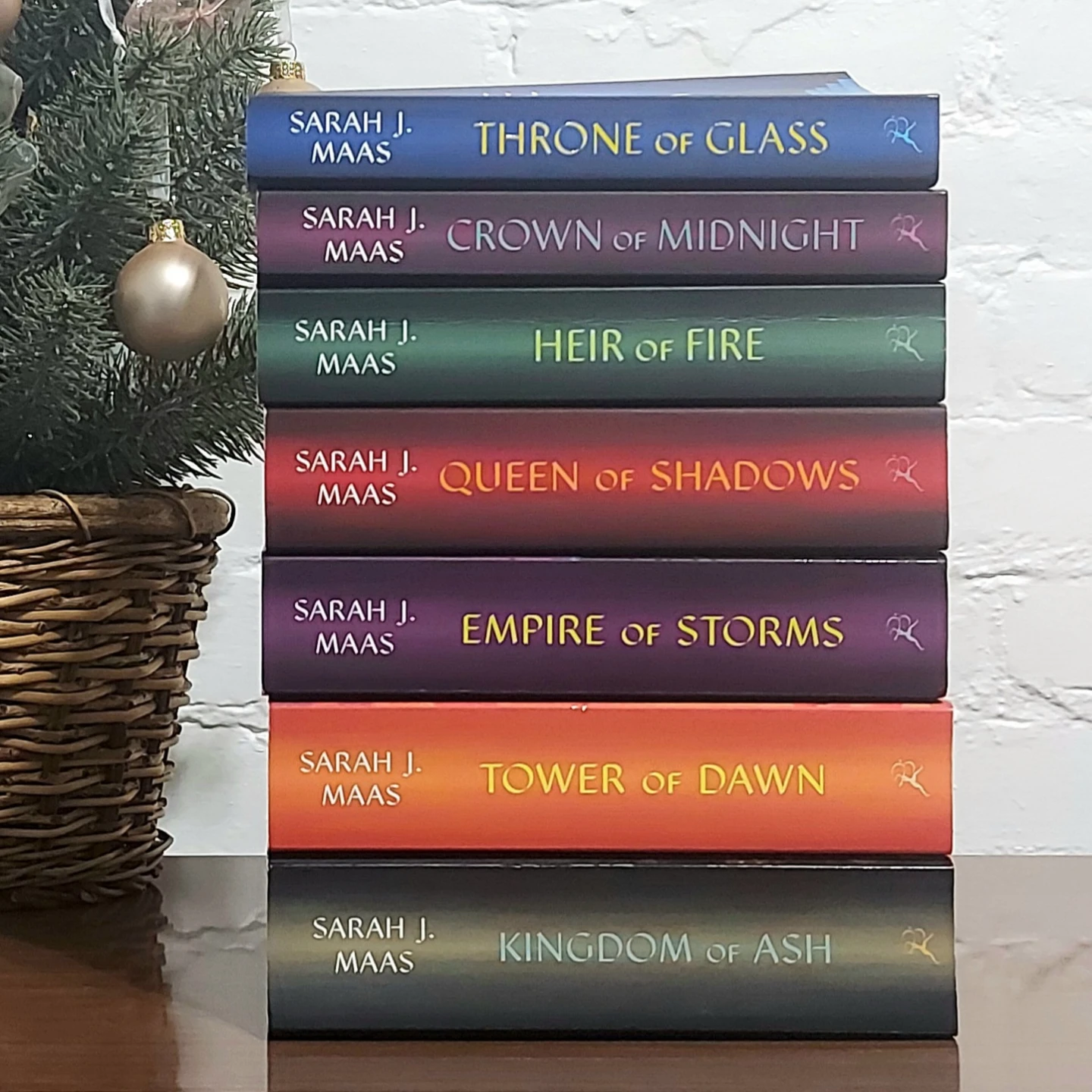 Throne Of Glass series by Sarah J. Maas paperback books