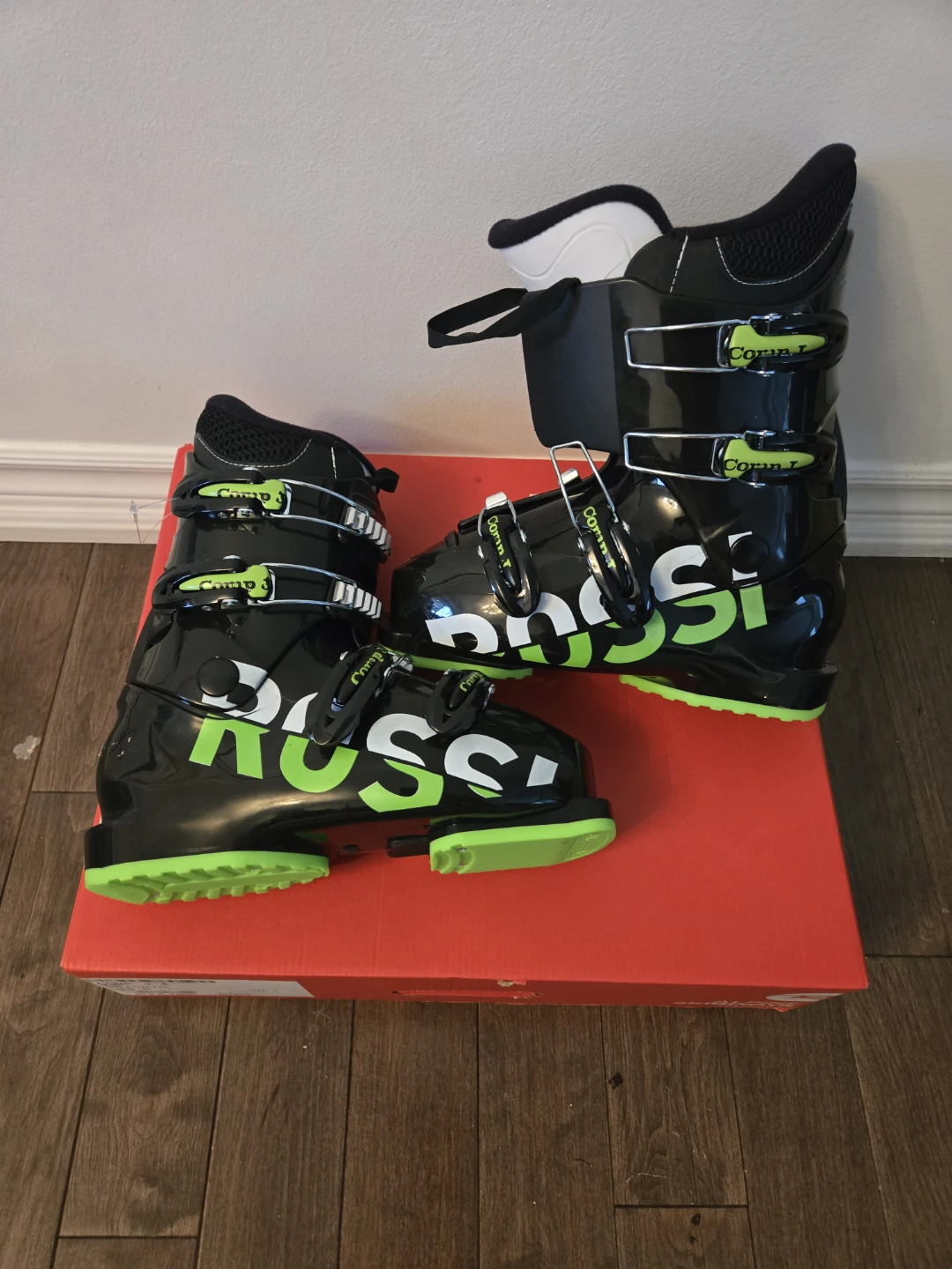 Rossignol Comp J4 Alpine Ski Boots - Size 23.5