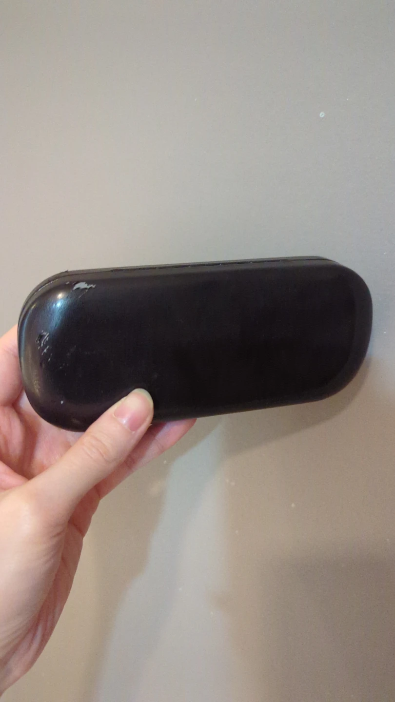 Banana Republic Glasses Case with Cleaning Cloth - photo 3