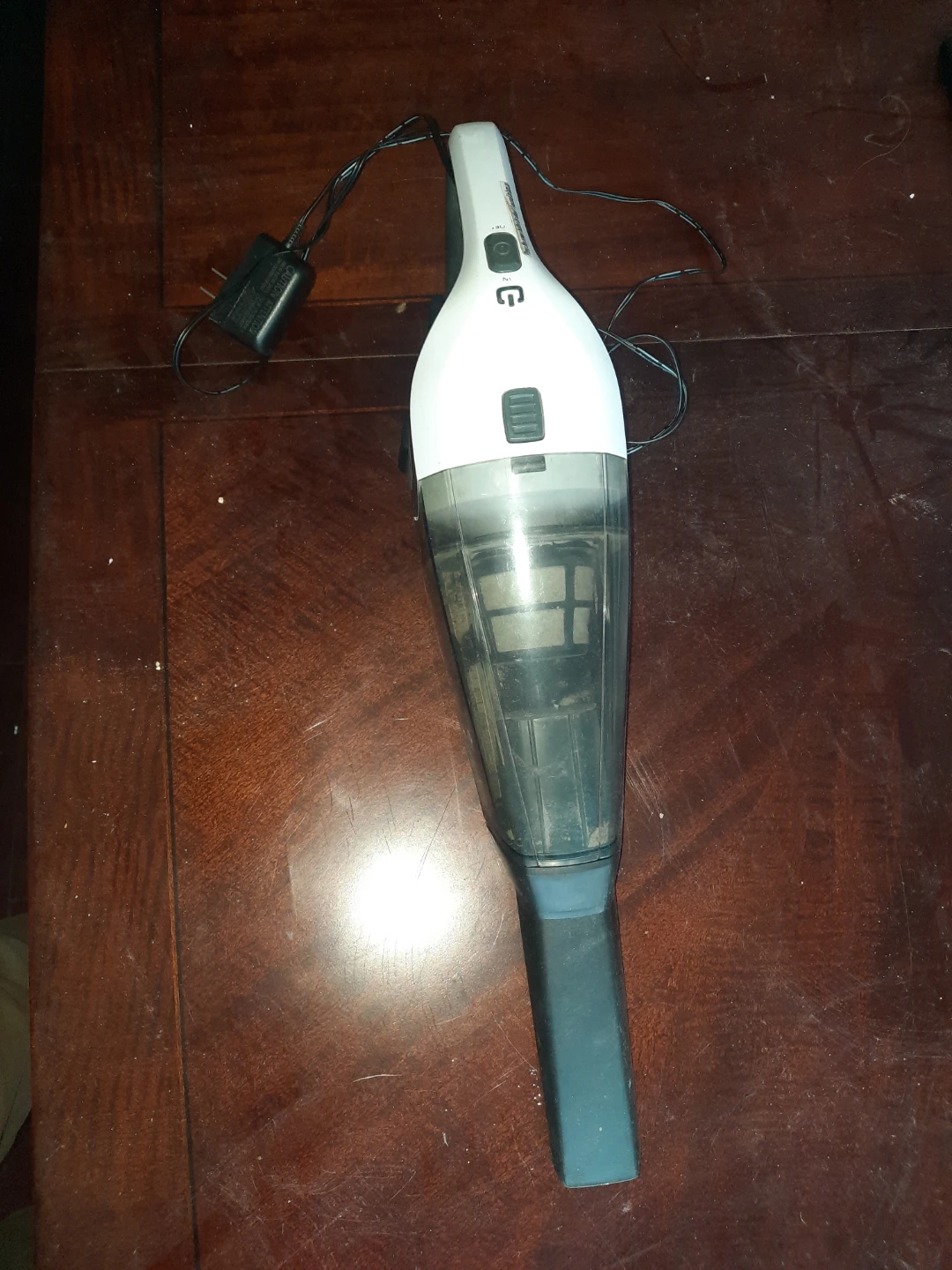 Handheld Vacuum Cleaner HM218B