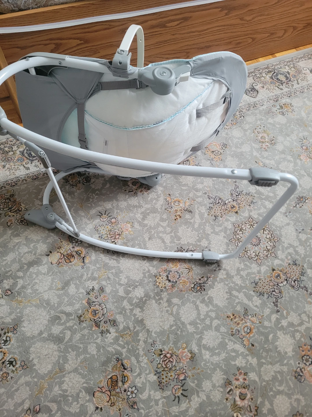 Kids II almost new Baby Bouncer$20 - photo 5
