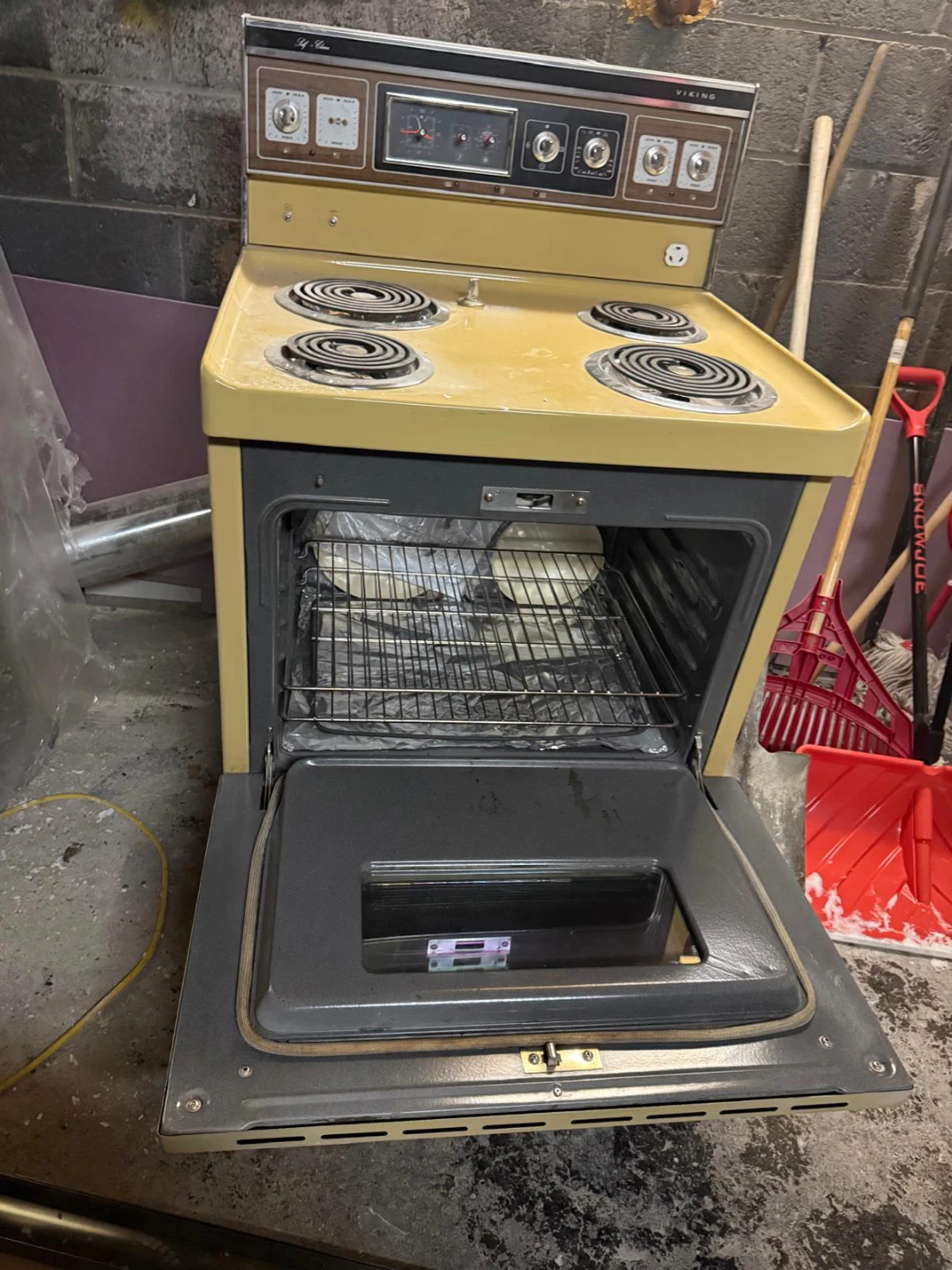 Vintage Viking Electric Range Stove - photo 2