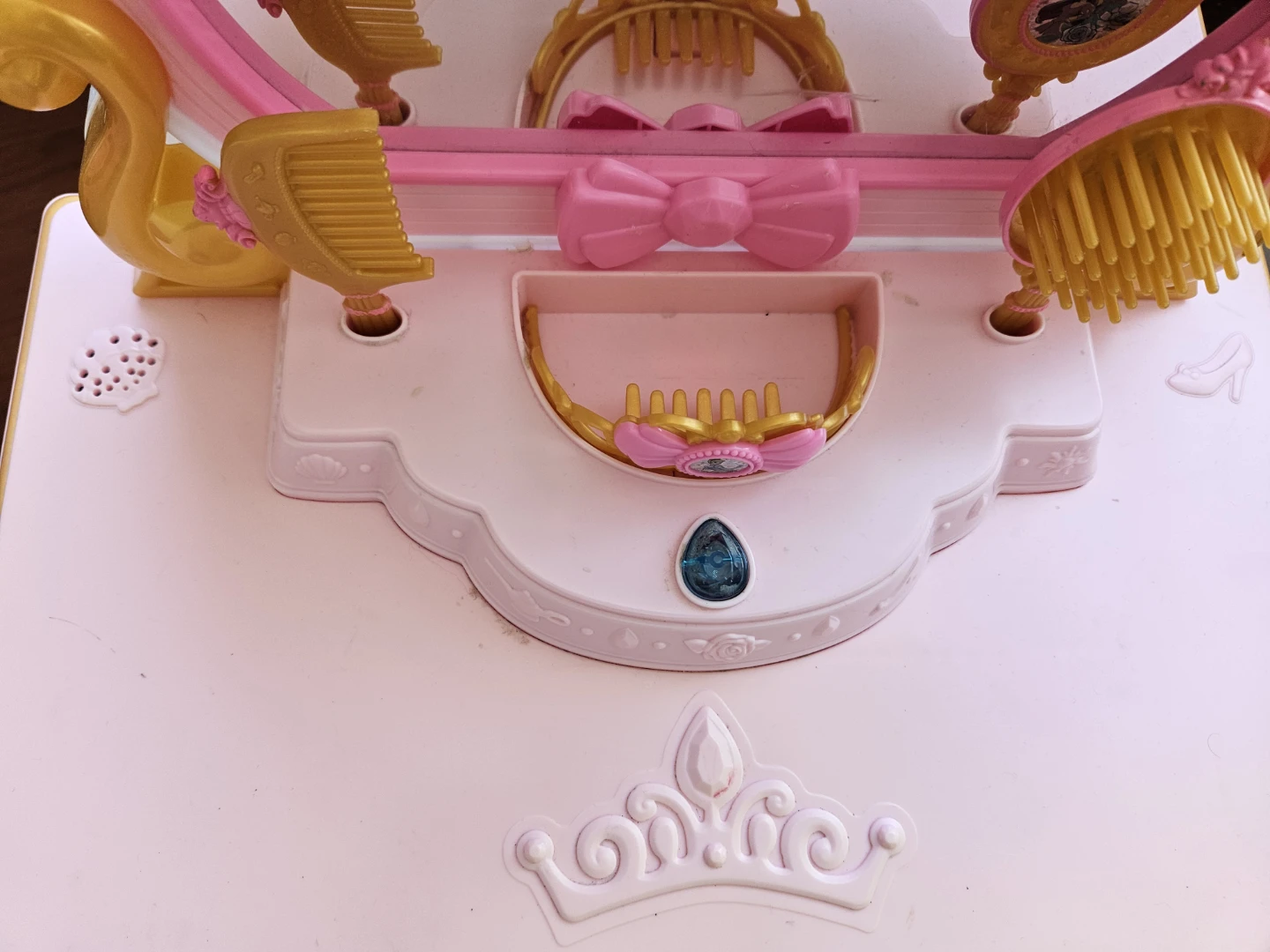 Girl's Vanity Set with Mirror and Makeup Table - photo 3