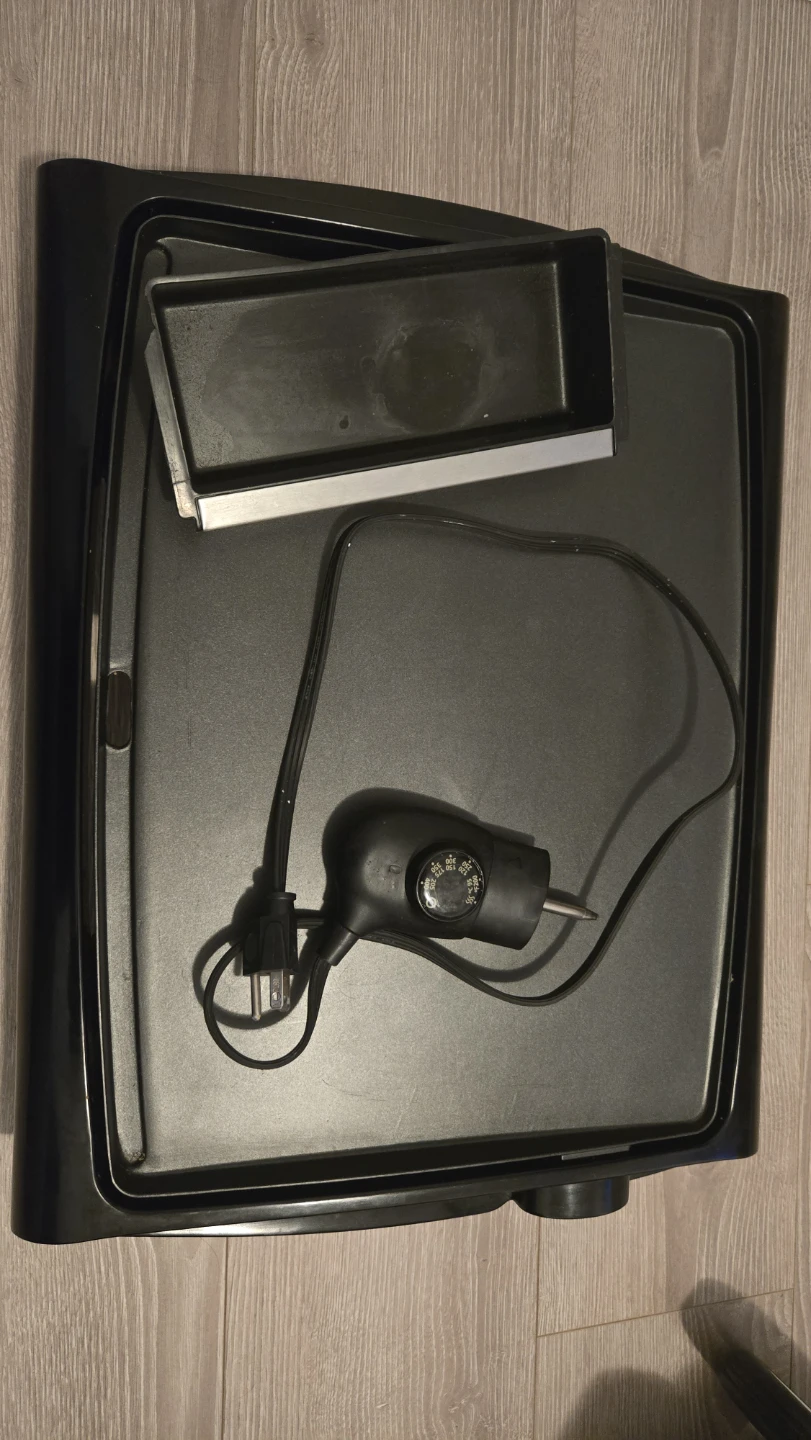 Black cooking griddle