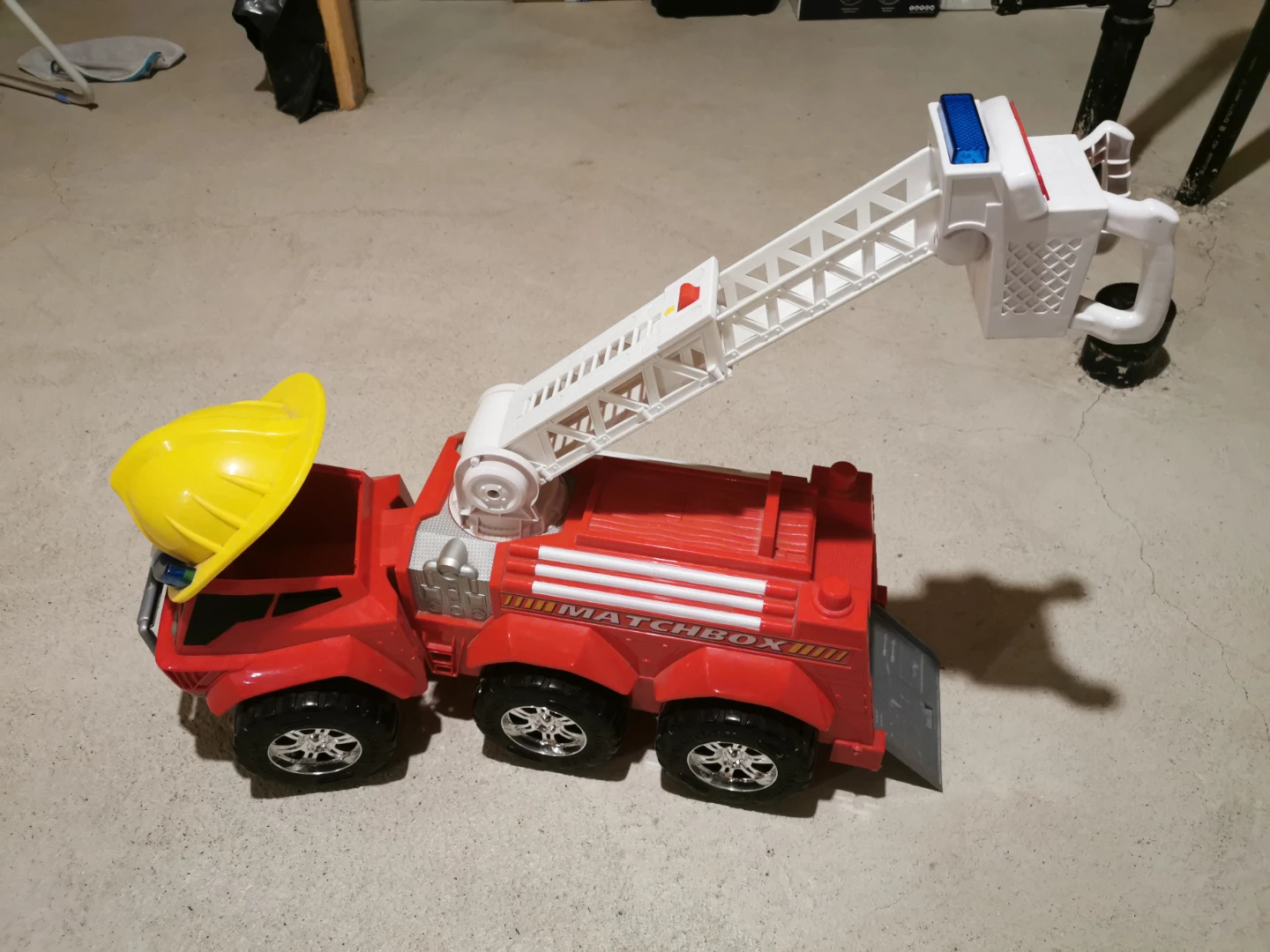 Matchbox Fire Truck Toy - photo 2