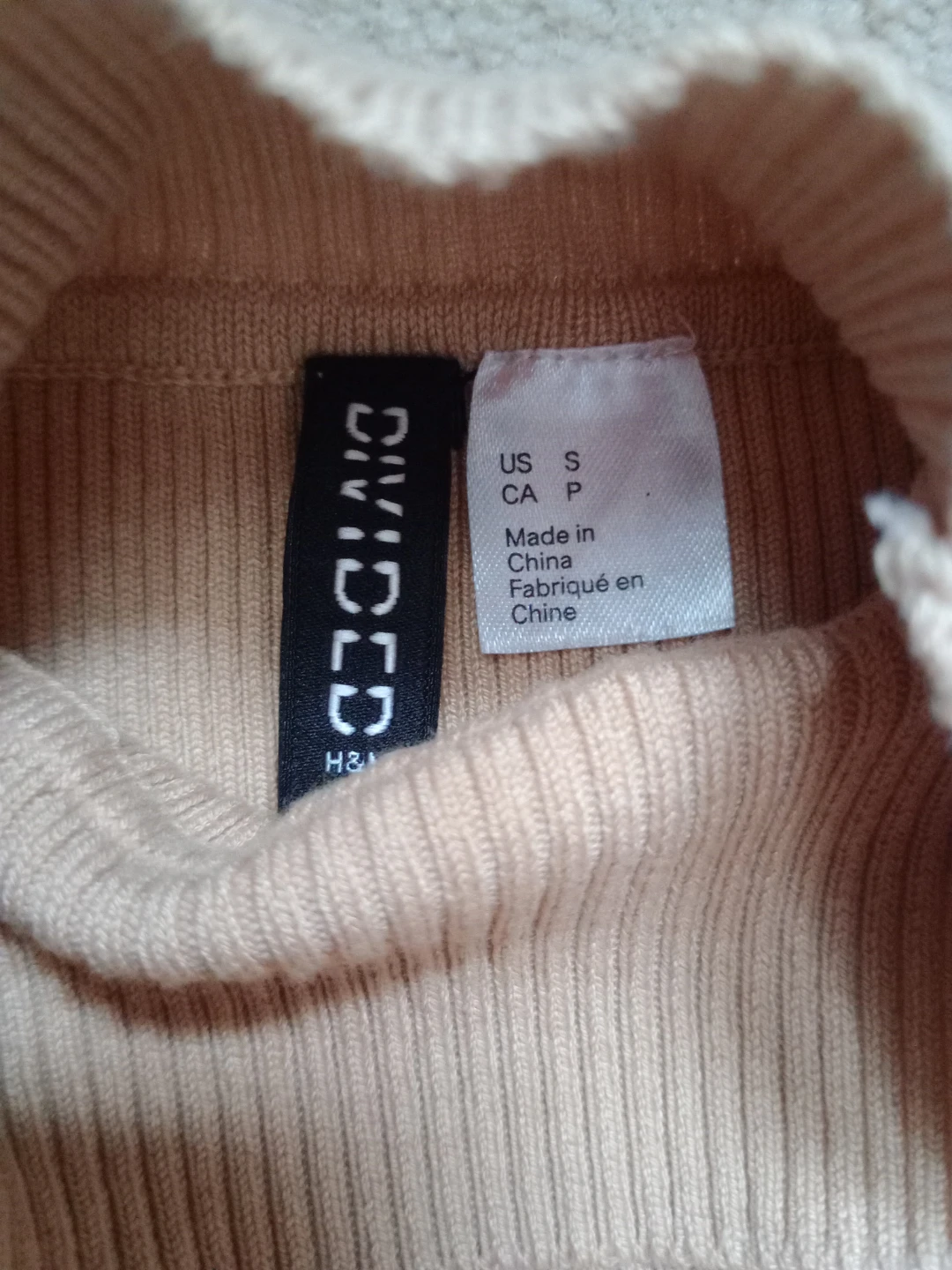 Divided by H&M Beige long sleeve turtle neck crop top - Size S - photo 2