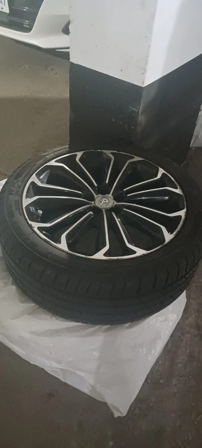 Used Car Rims and tires almost new $250 - photo 2
