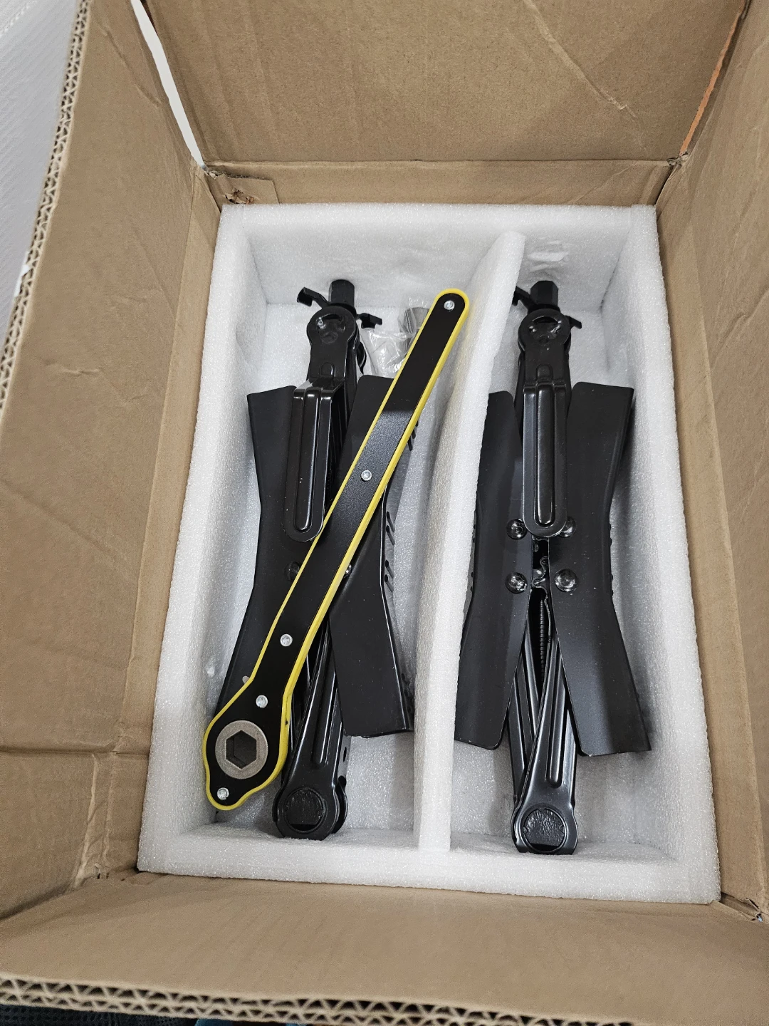 Camper Wheel Chock Stabilizer Set