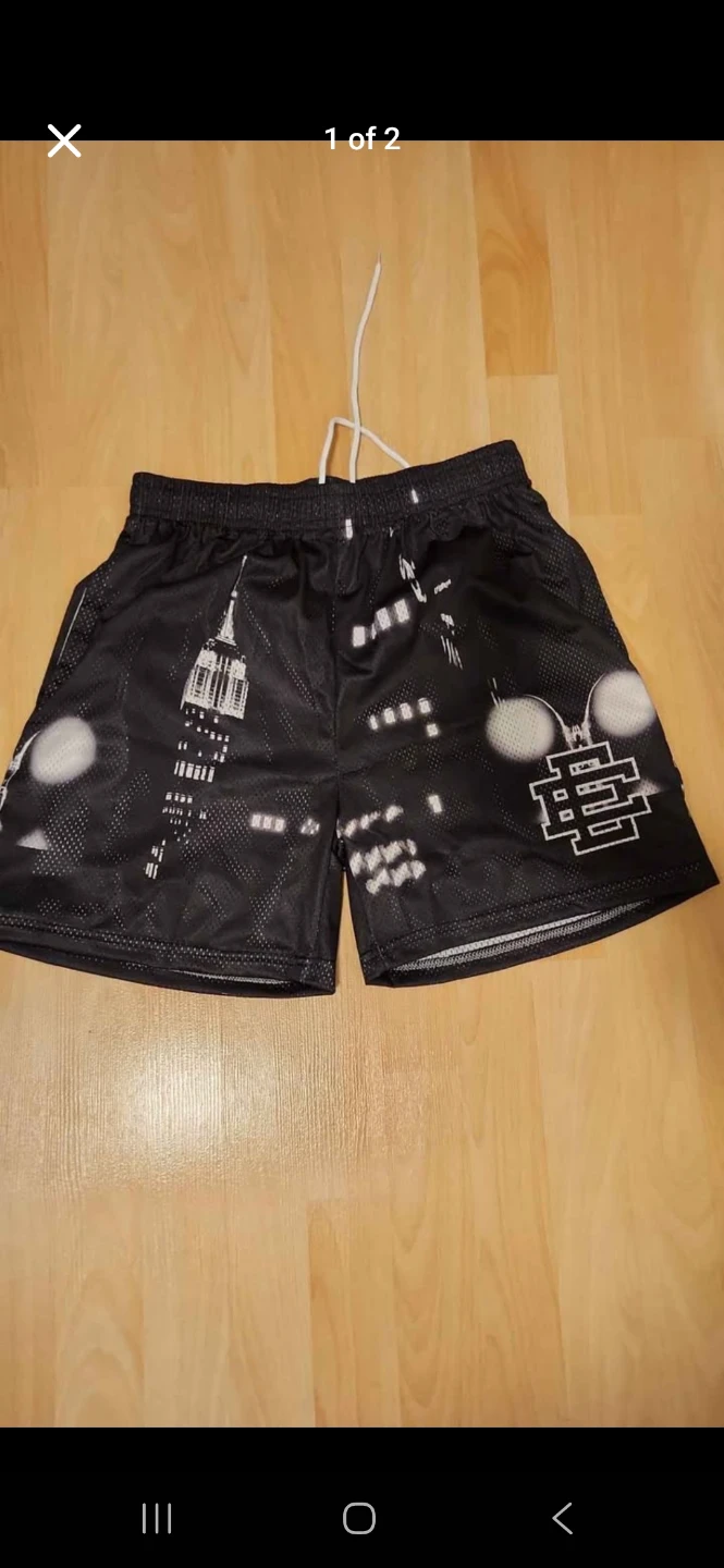 EE Short Black Skyline