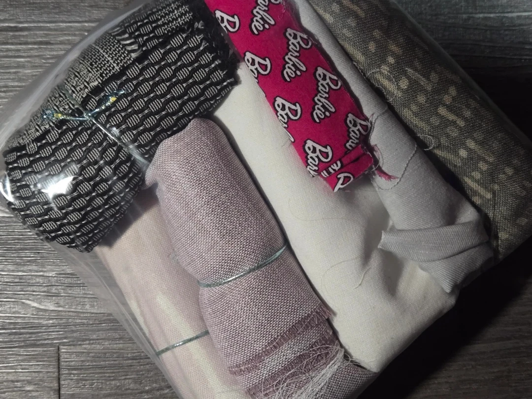 Assorted Fabric Scraps bundle 🧵 - photo 2