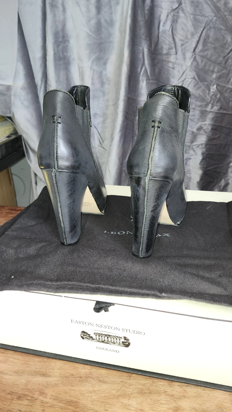 LEON MAX Black Leather Ankle Boots Size 7.5M - photo 2