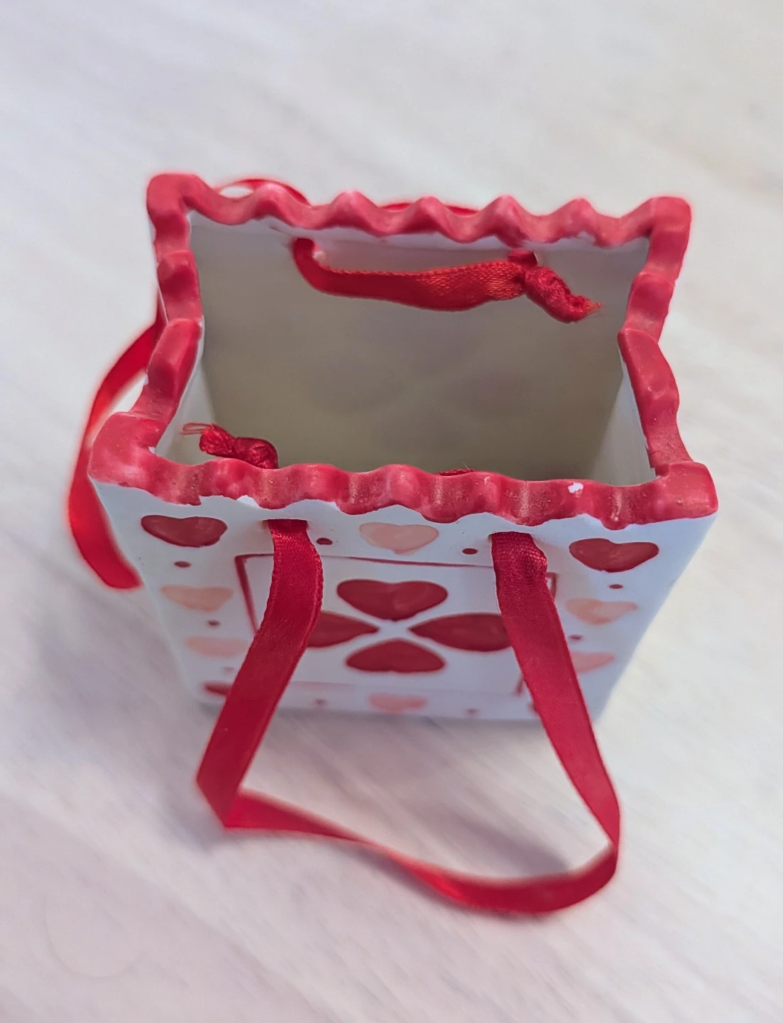 Brand New Heart-Themed Decorative Ceramic Bag (Valentine's) - photo 2