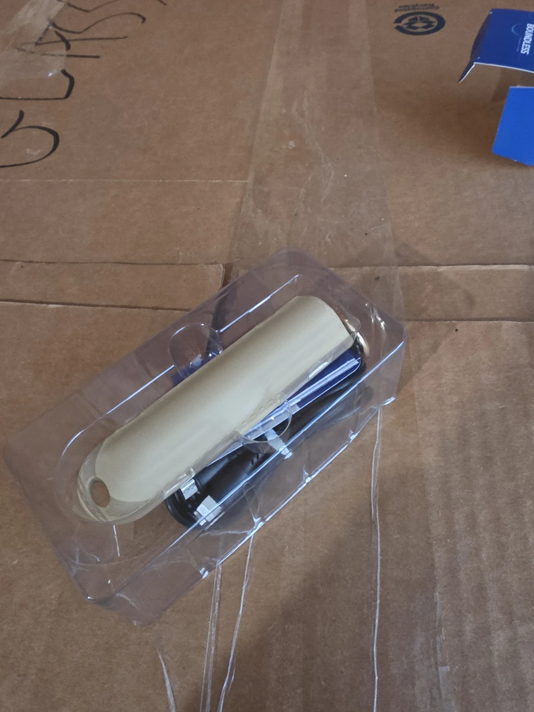 Boundless Keychain Power Bank - New in Box! - photo 3