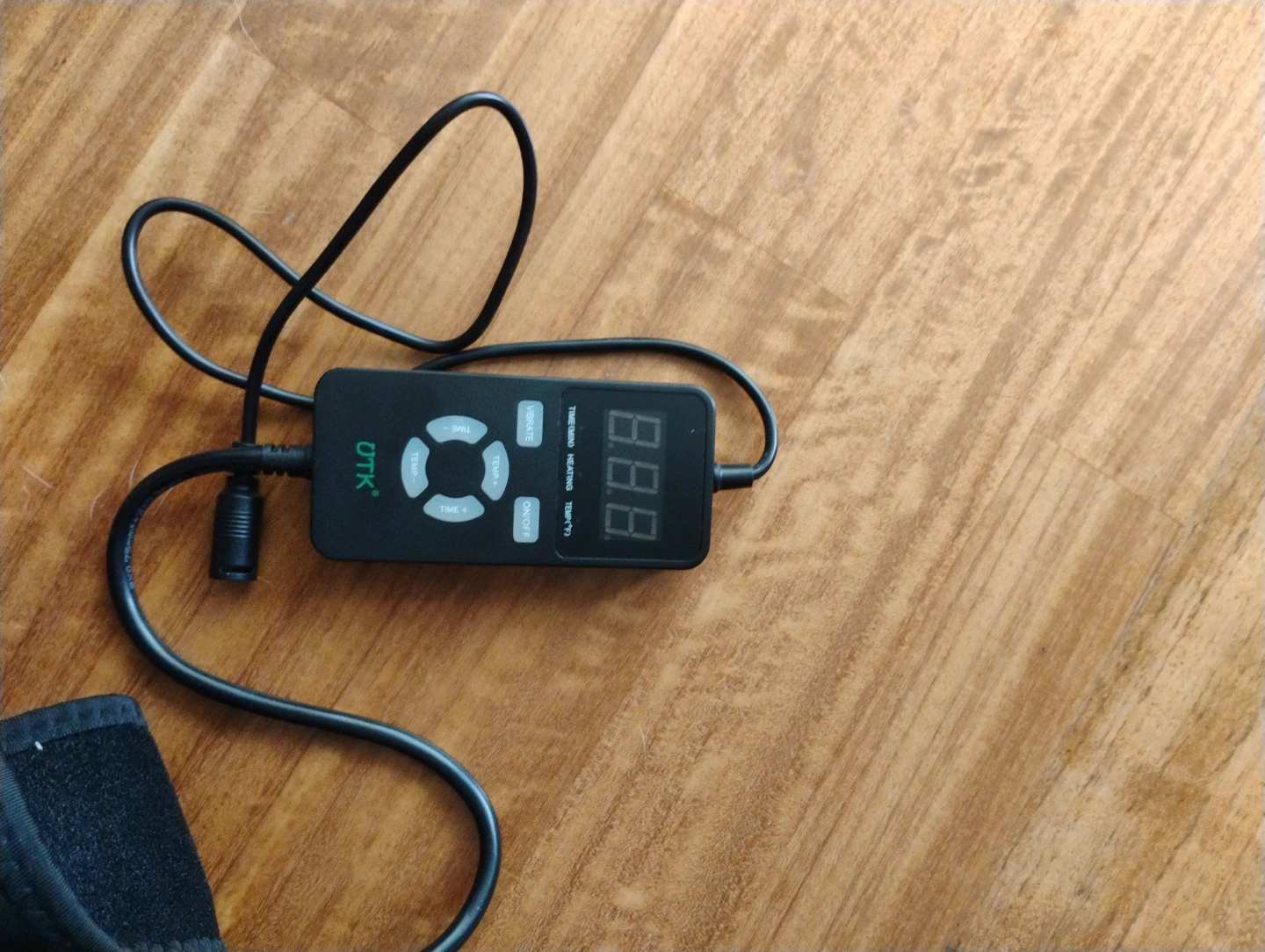 UTK Heating Pad with Charger - photo 2