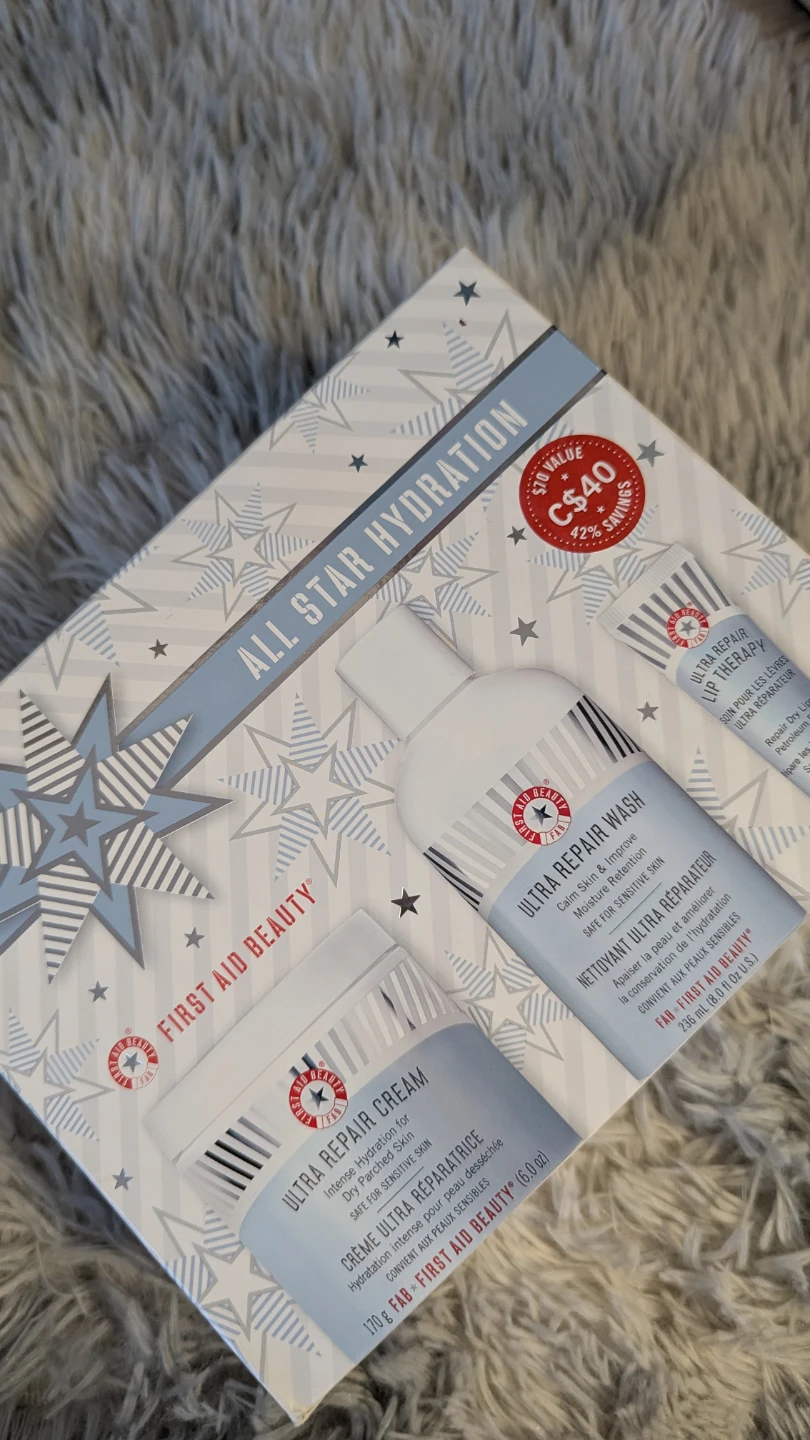 NEW First Aid Beauty - All Star Hydration Set