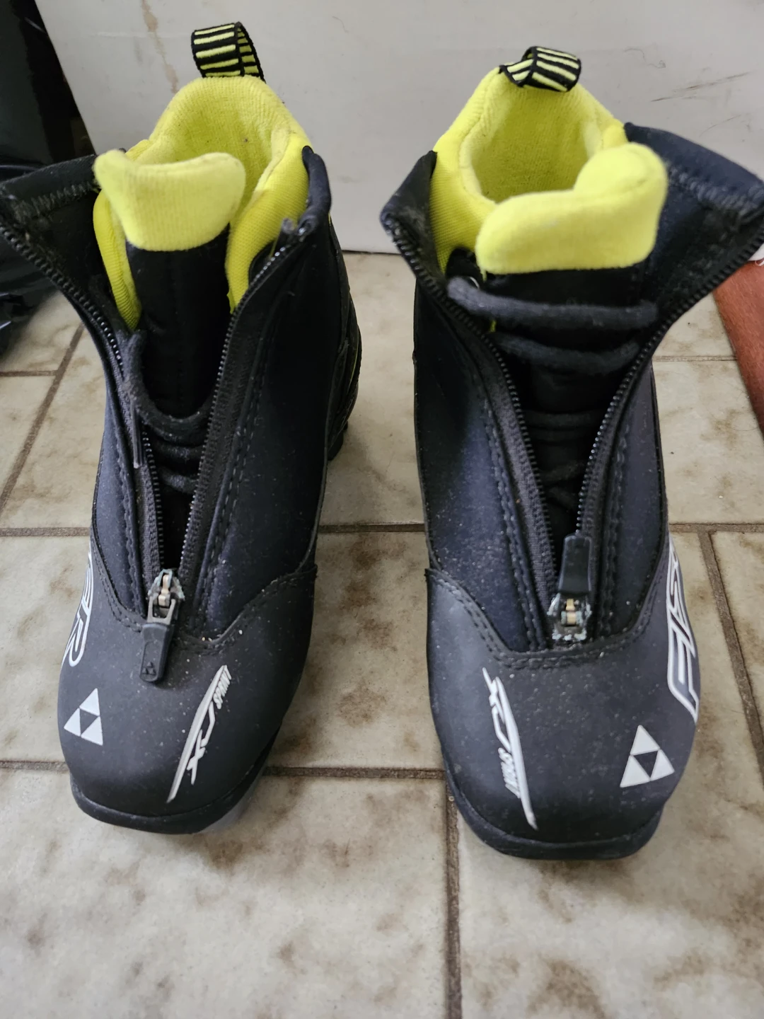 Children's Fischer XC Ski Boots size 1
