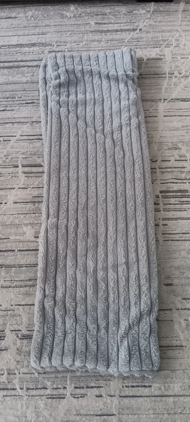 Grey Faux Fur Throw Blanket - photo 3