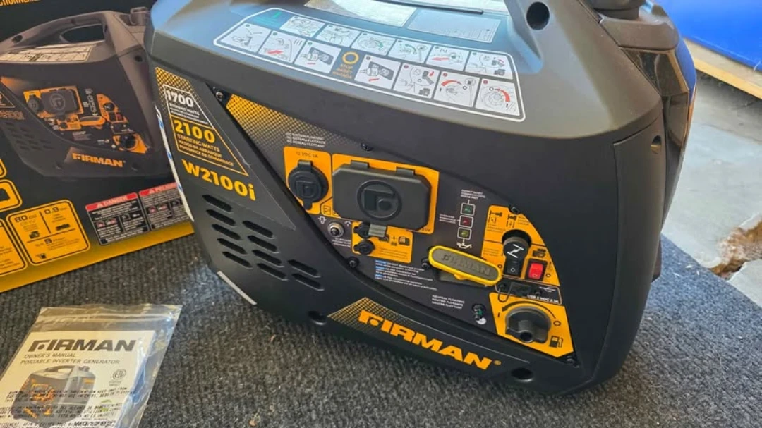 Firman W2100i Inverter Generator - Like New! 🥕