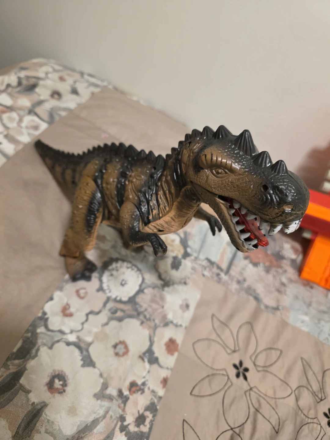 Toy Dinosaur - photo 2