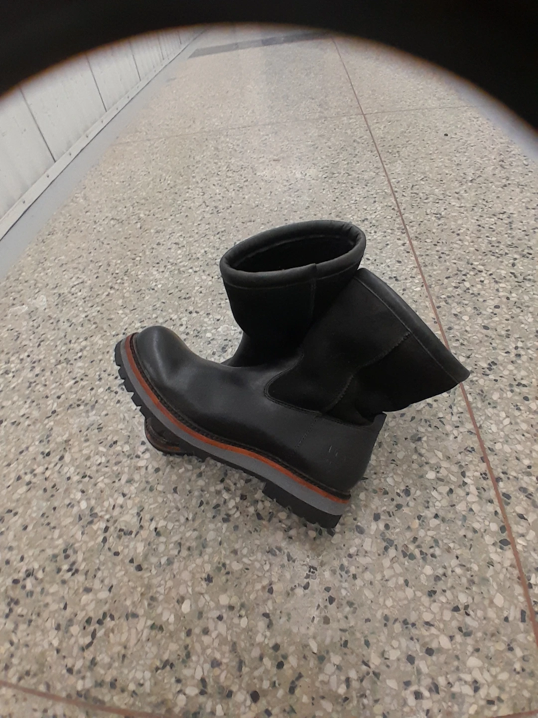 UGG Black Leather Boots Men's Size 9 - photo 4