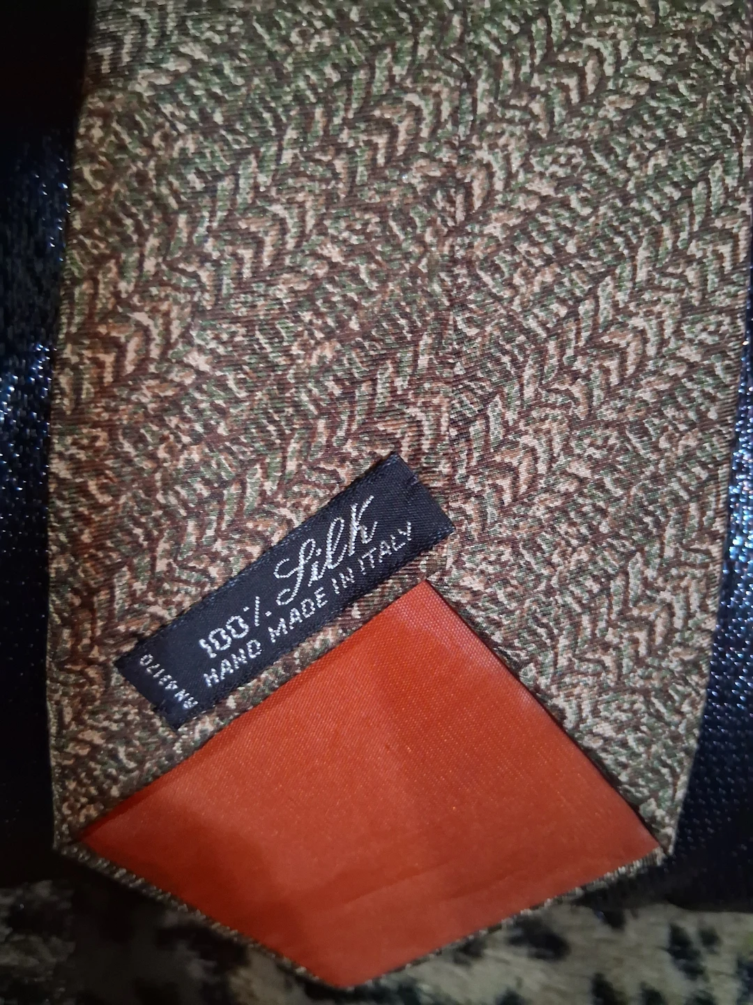 Geoffrey Beene 100% Silk Tie - Hand Made in Italy - photo 3