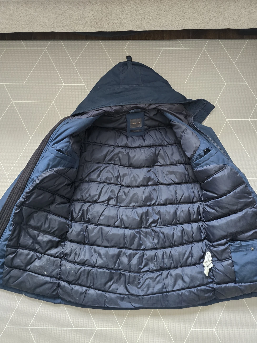 Zara Men's Winter Jacket (Size Medium) - photo 3
