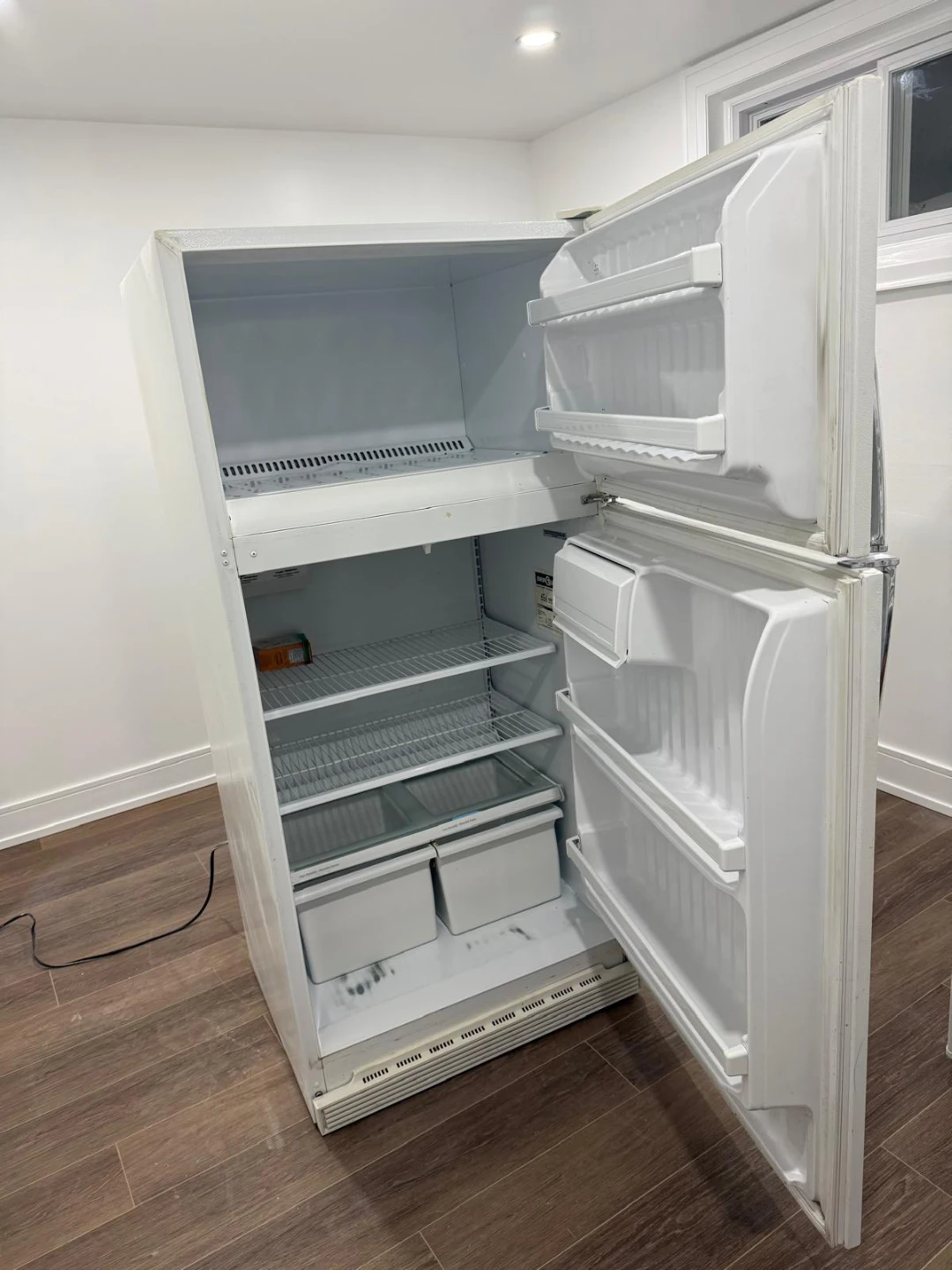Kenmore White Top-Freezer Refrigerator - photo 2