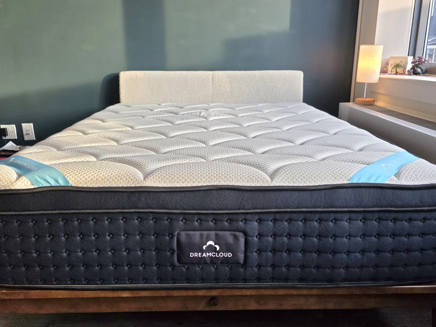DreamCloud Premier Hybrid Queen Mattress (Excellent Condition) - photo 2