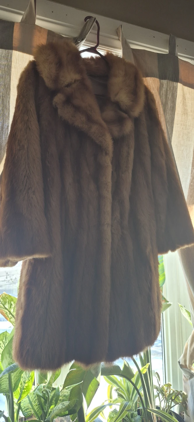 Vintage Mink Fur Coat - photo 3
