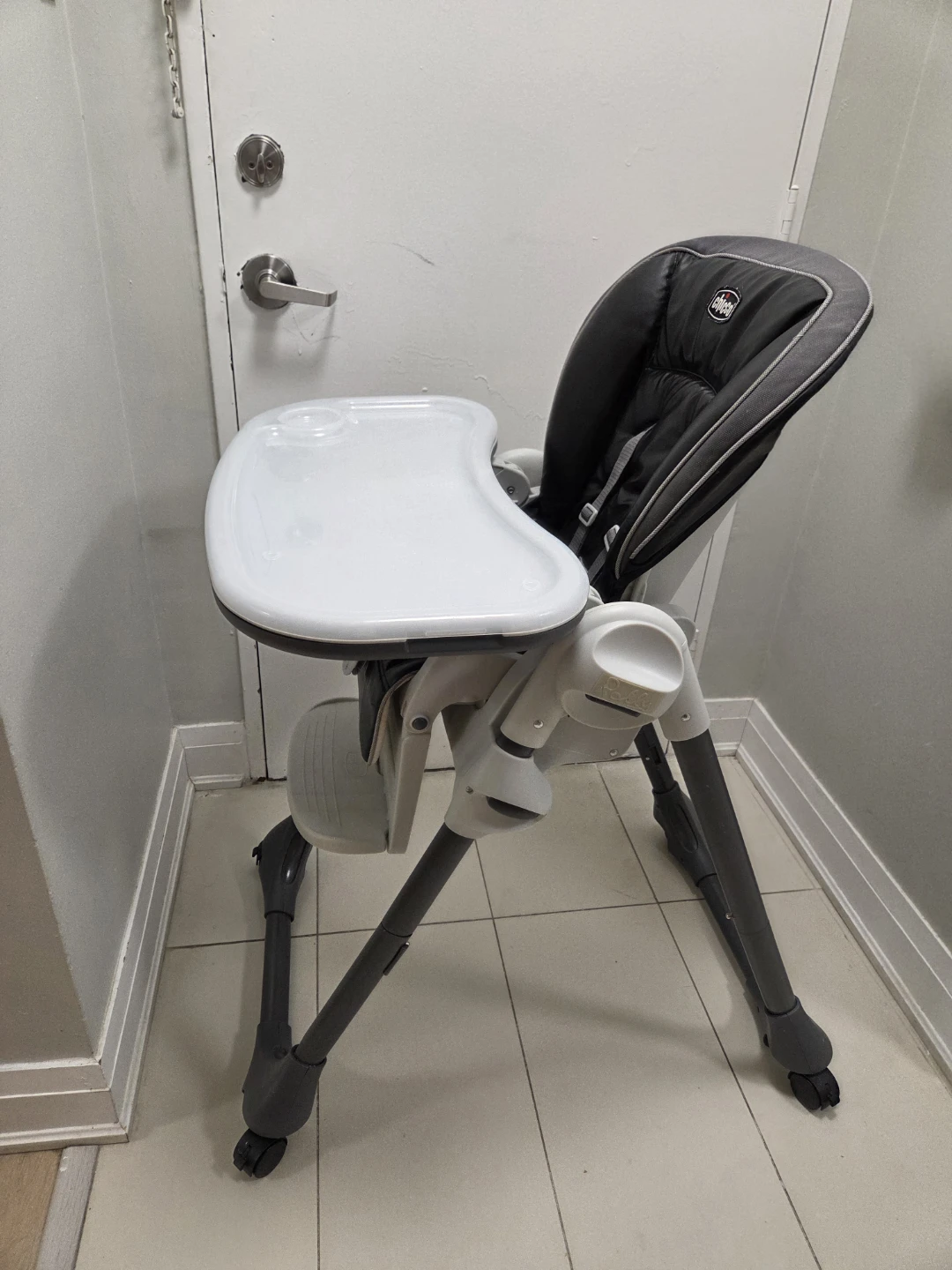 Chicco High Chair - Adjustable, Foldable, Portable, Easy Clean - photo 3