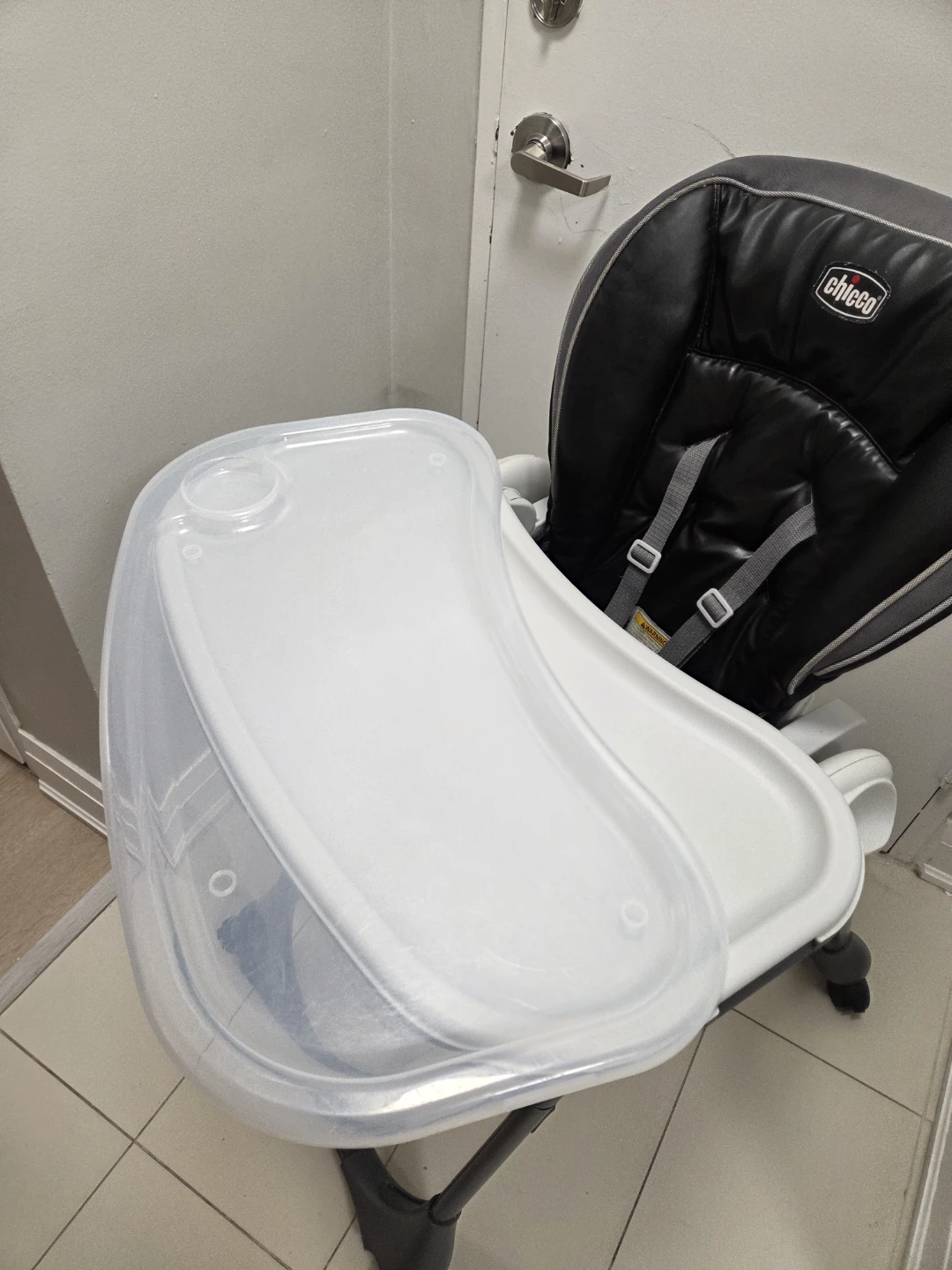 Chicco High Chair - Adjustable, Foldable, Portable, Easy Clean - photo 4